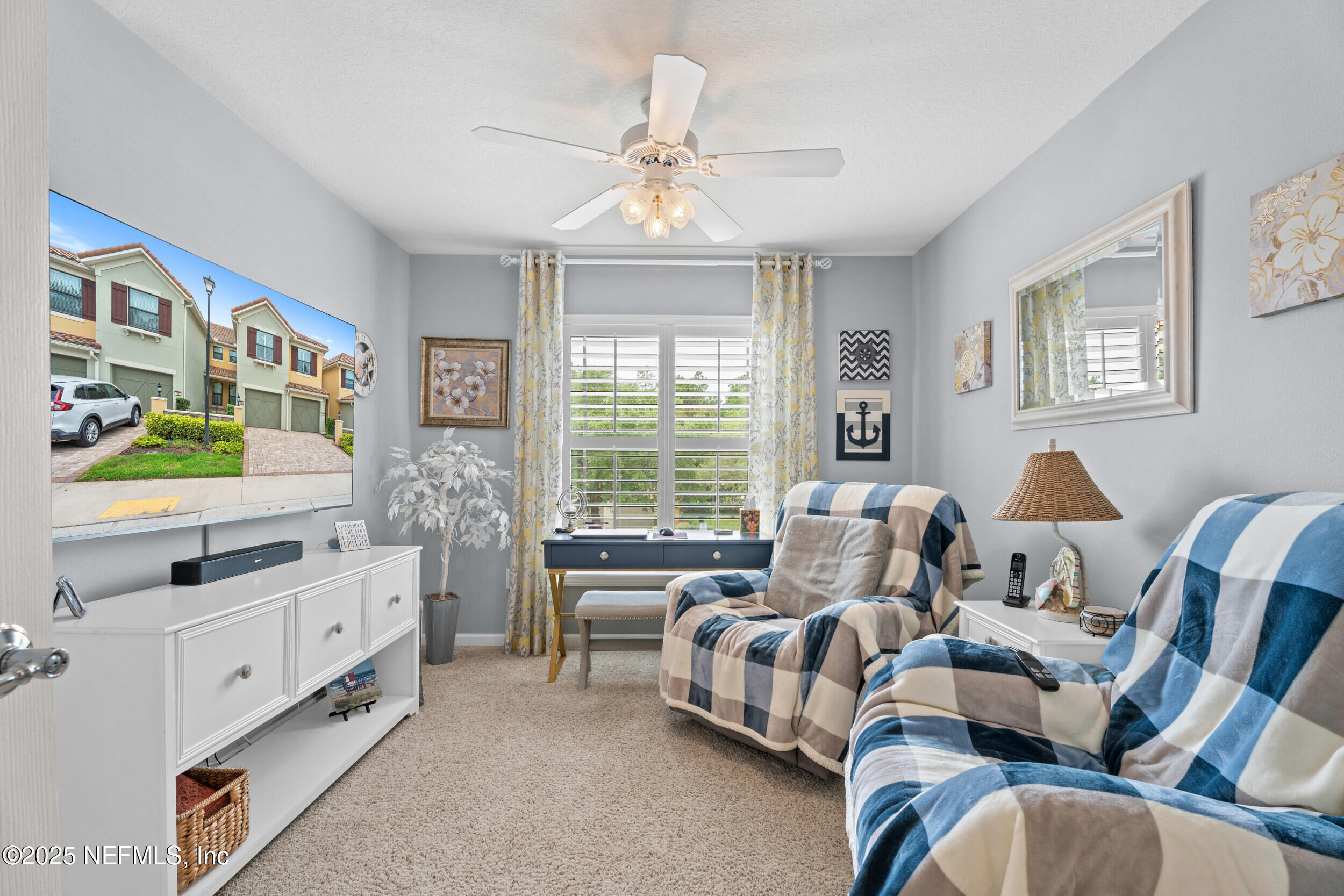 24 FAWN GULLY Lane, E