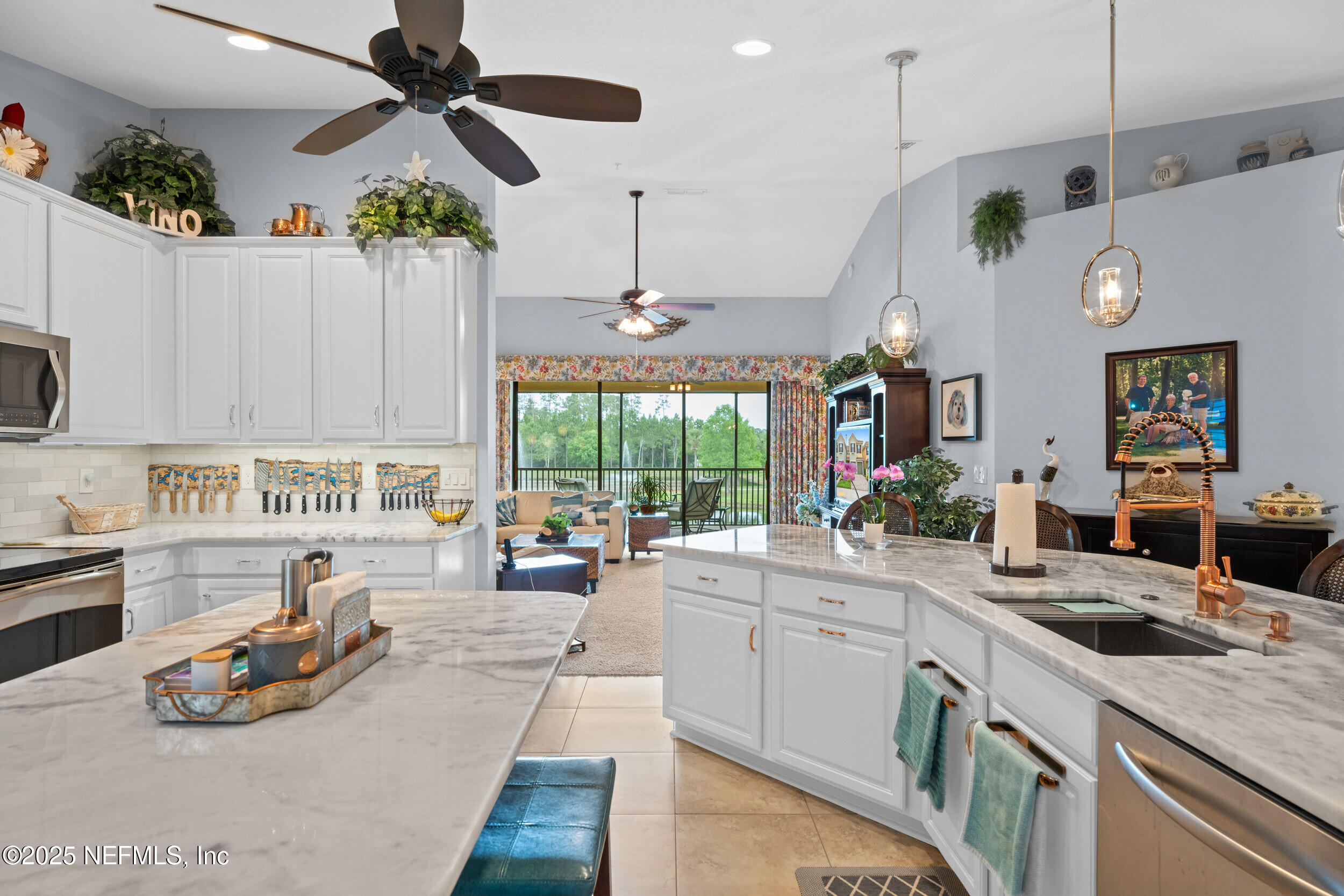 24 FAWN GULLY Lane, E