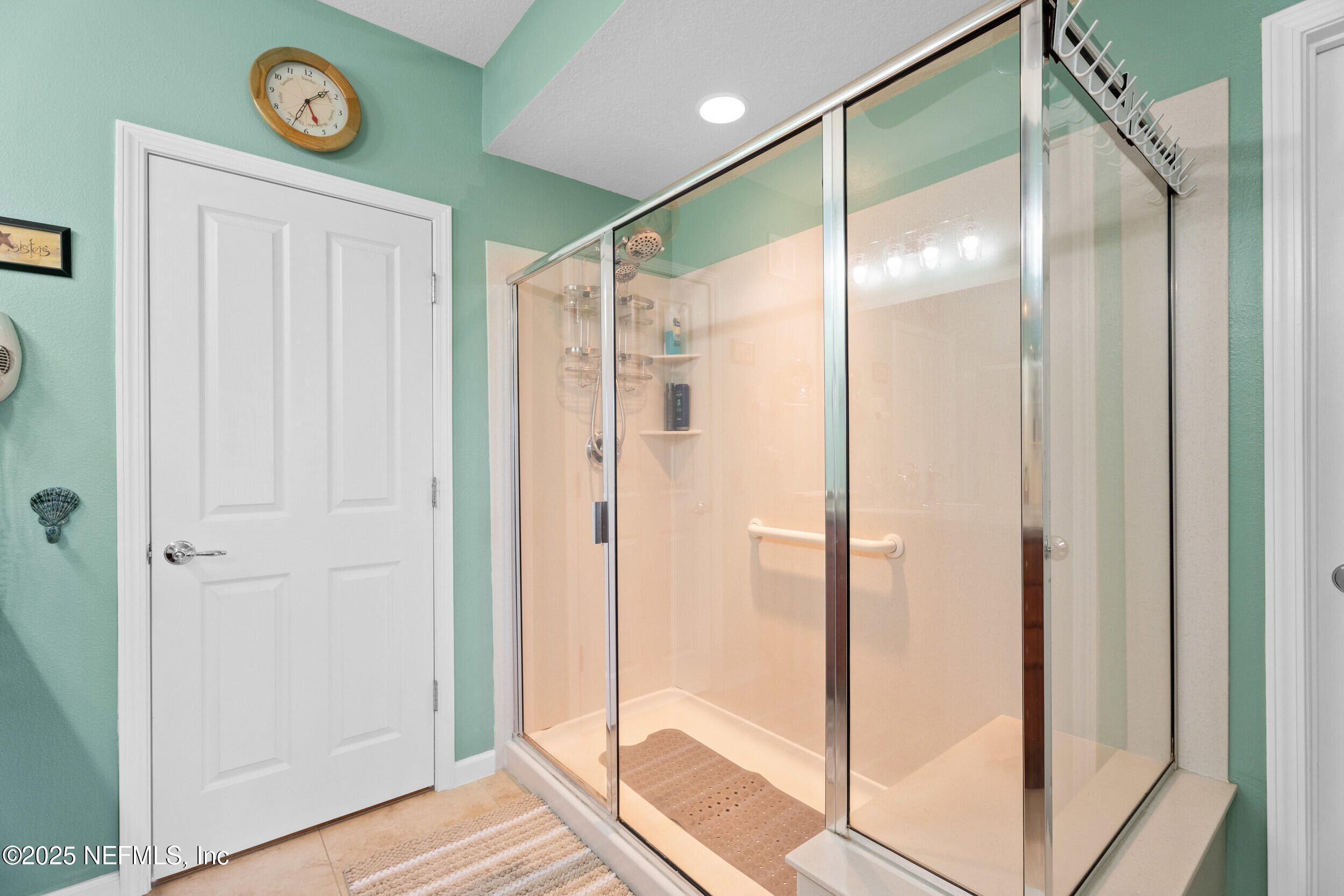 24 FAWN GULLY Lane, E