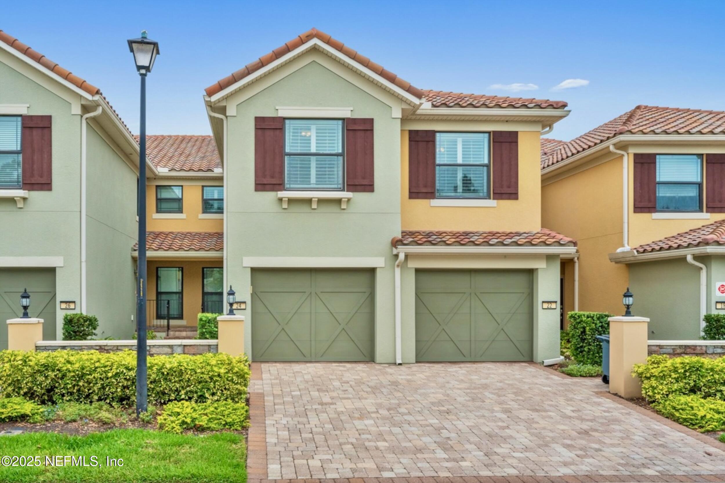 24 FAWN GULLY Lane, E