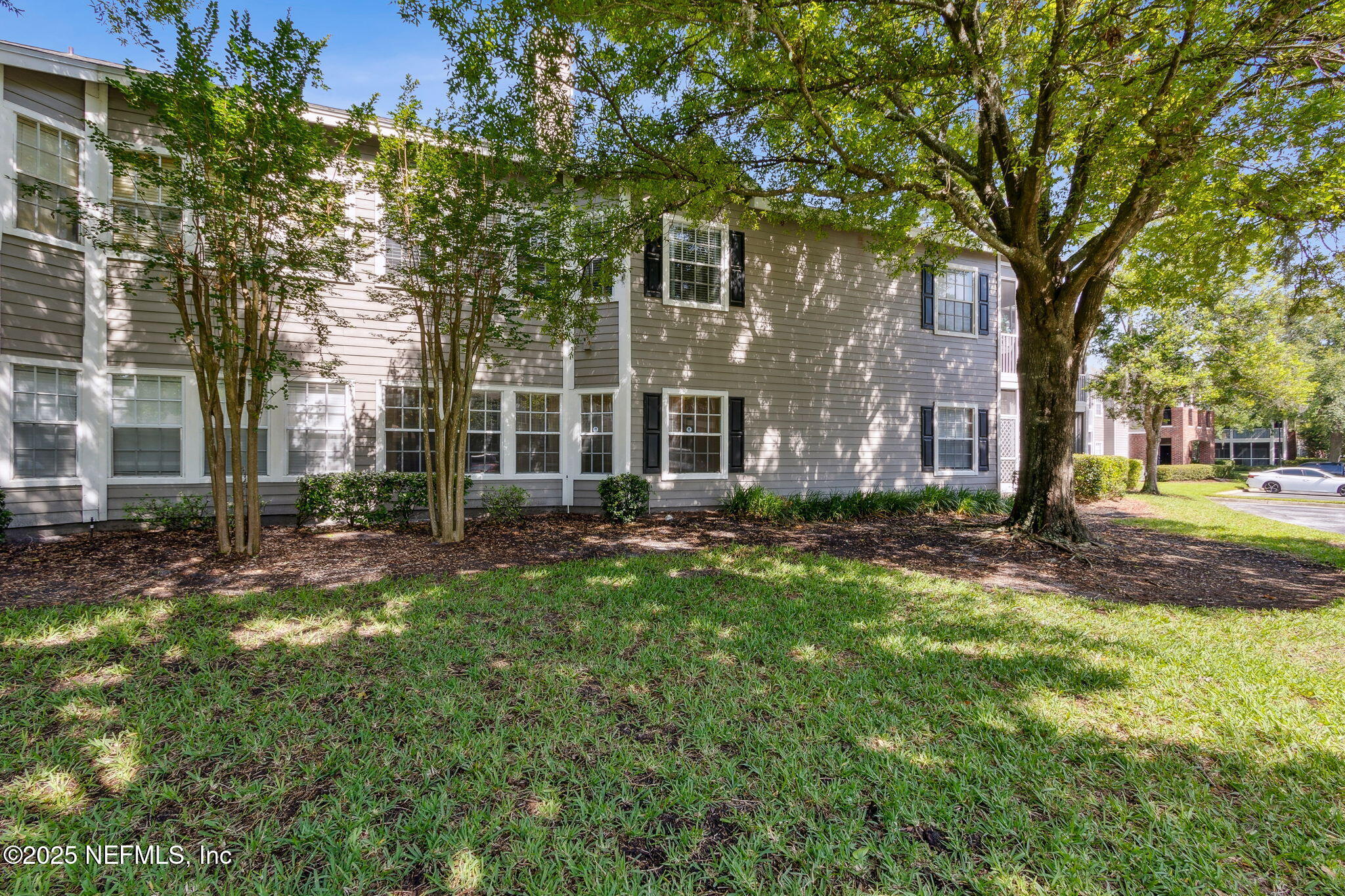 10000 GATE Parkway, 414