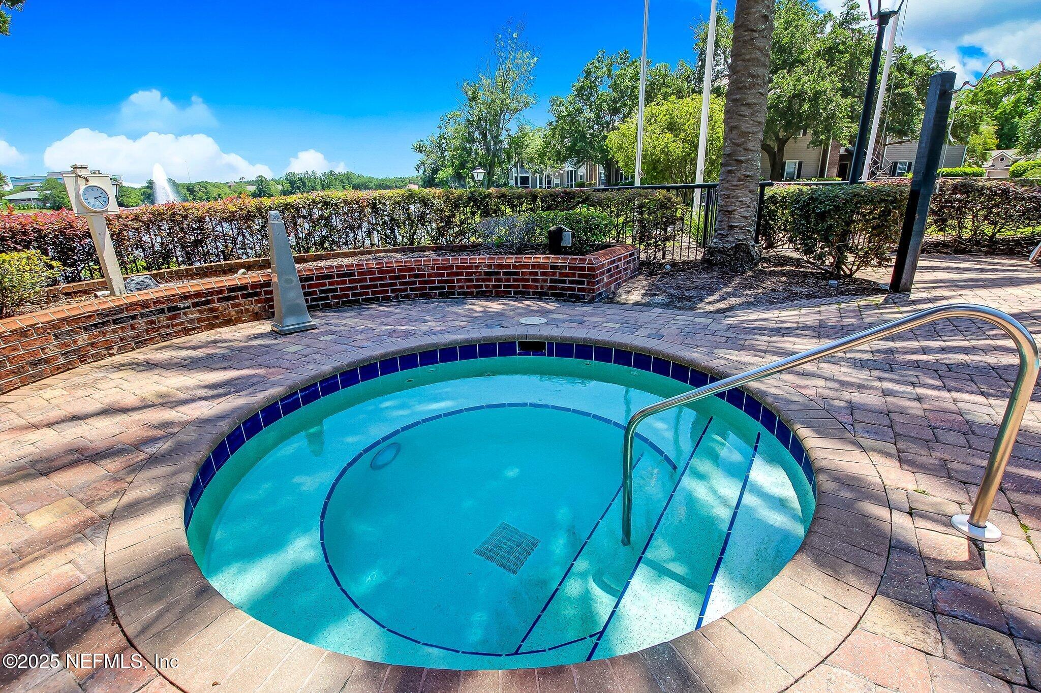 10000 GATE Parkway, 414