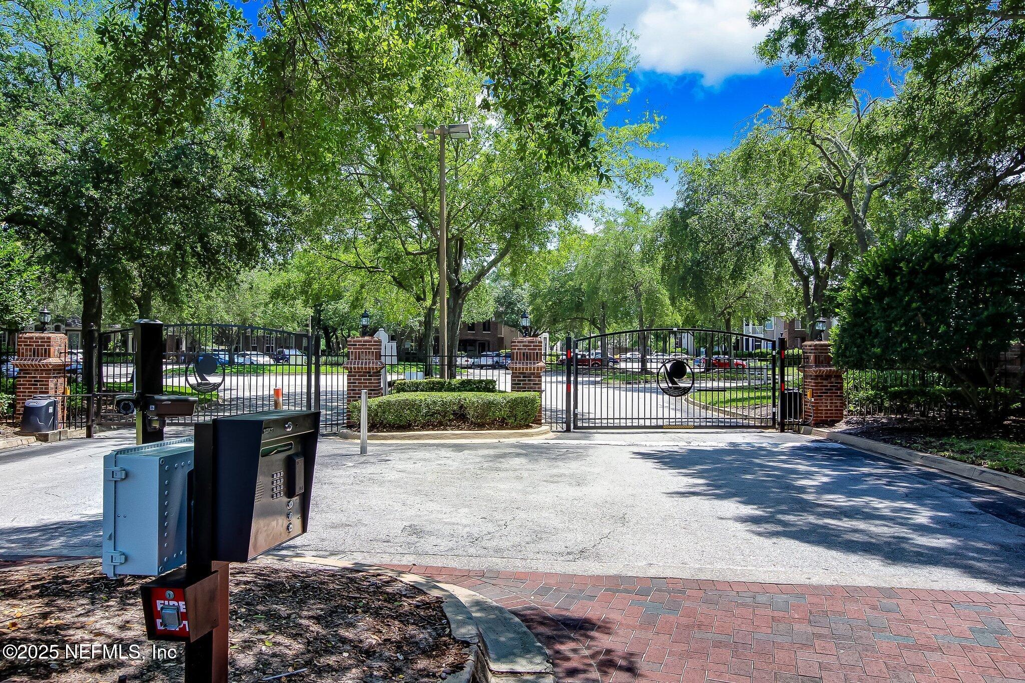 10000 GATE Parkway, 414