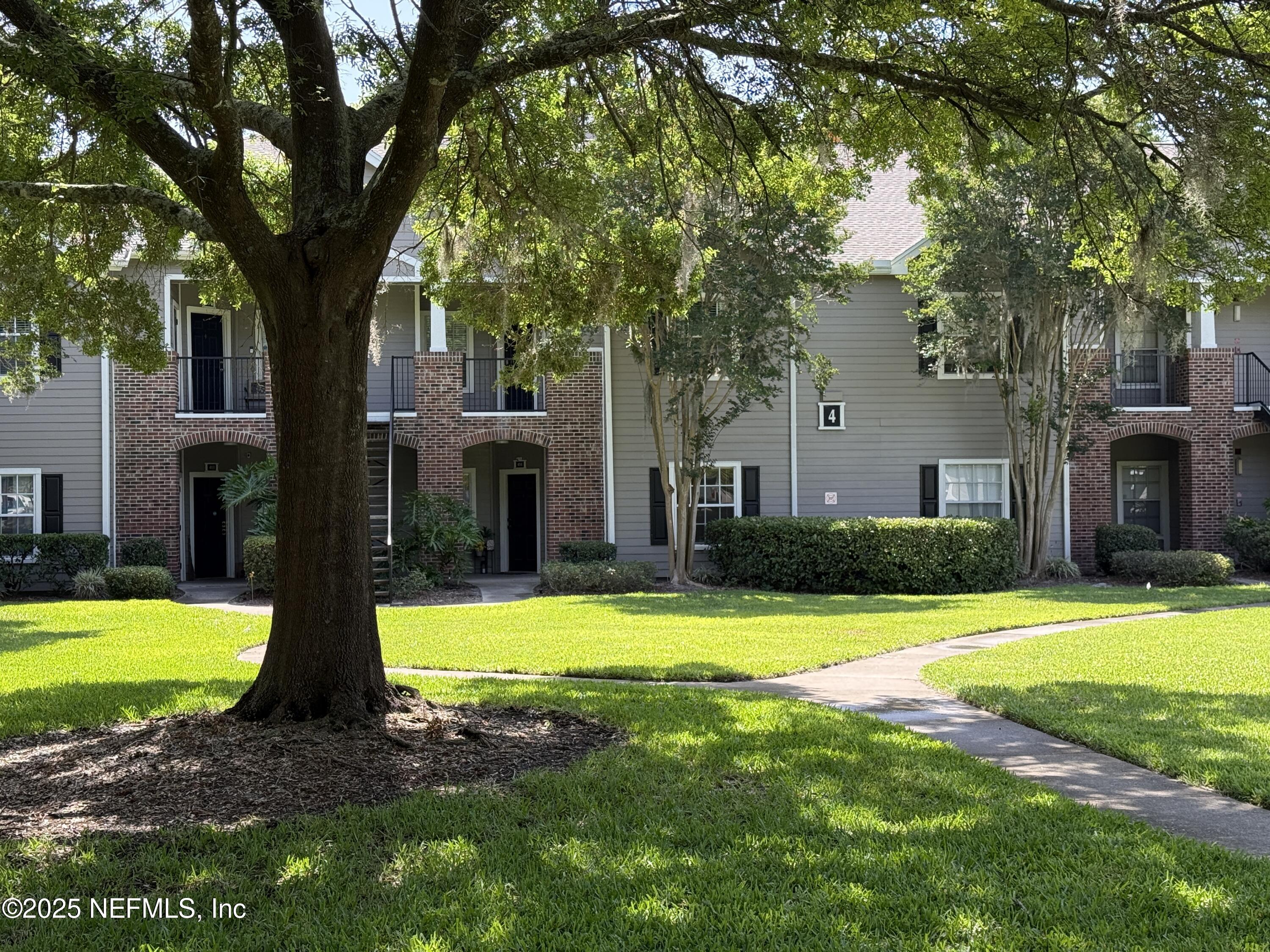 10000 GATE Parkway, 414