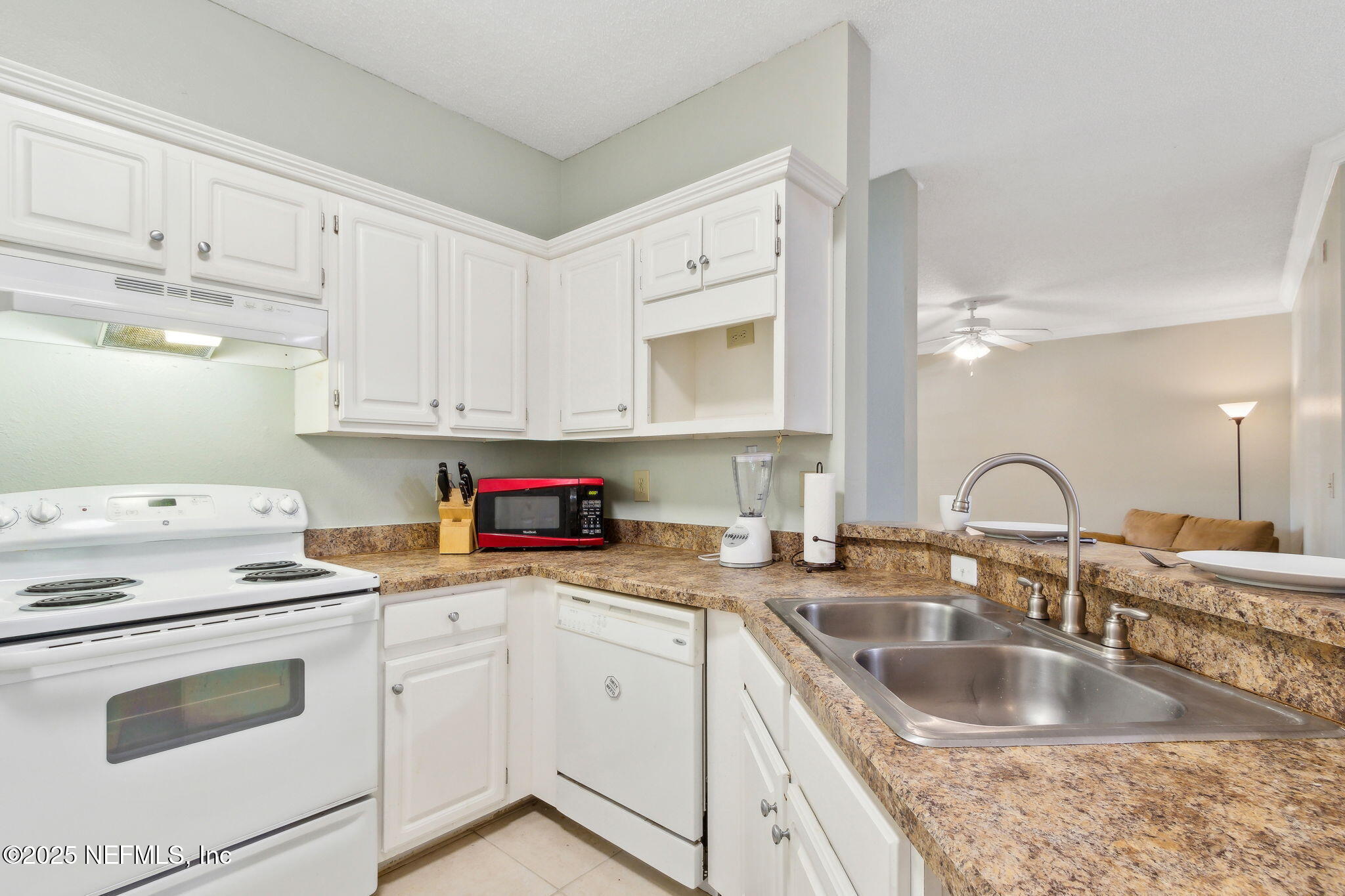 10000 GATE Parkway, 414