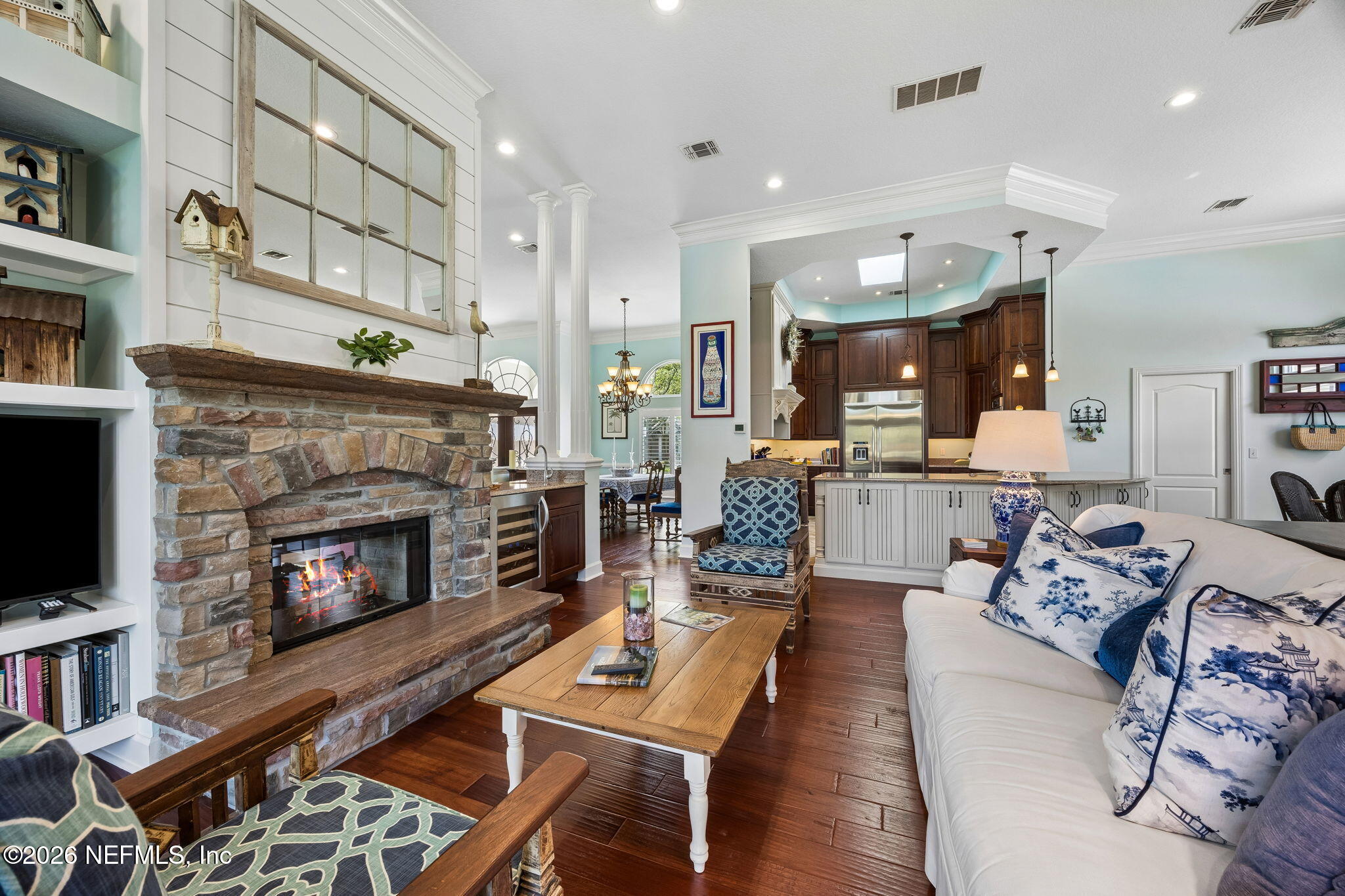 128 N COVE Drive