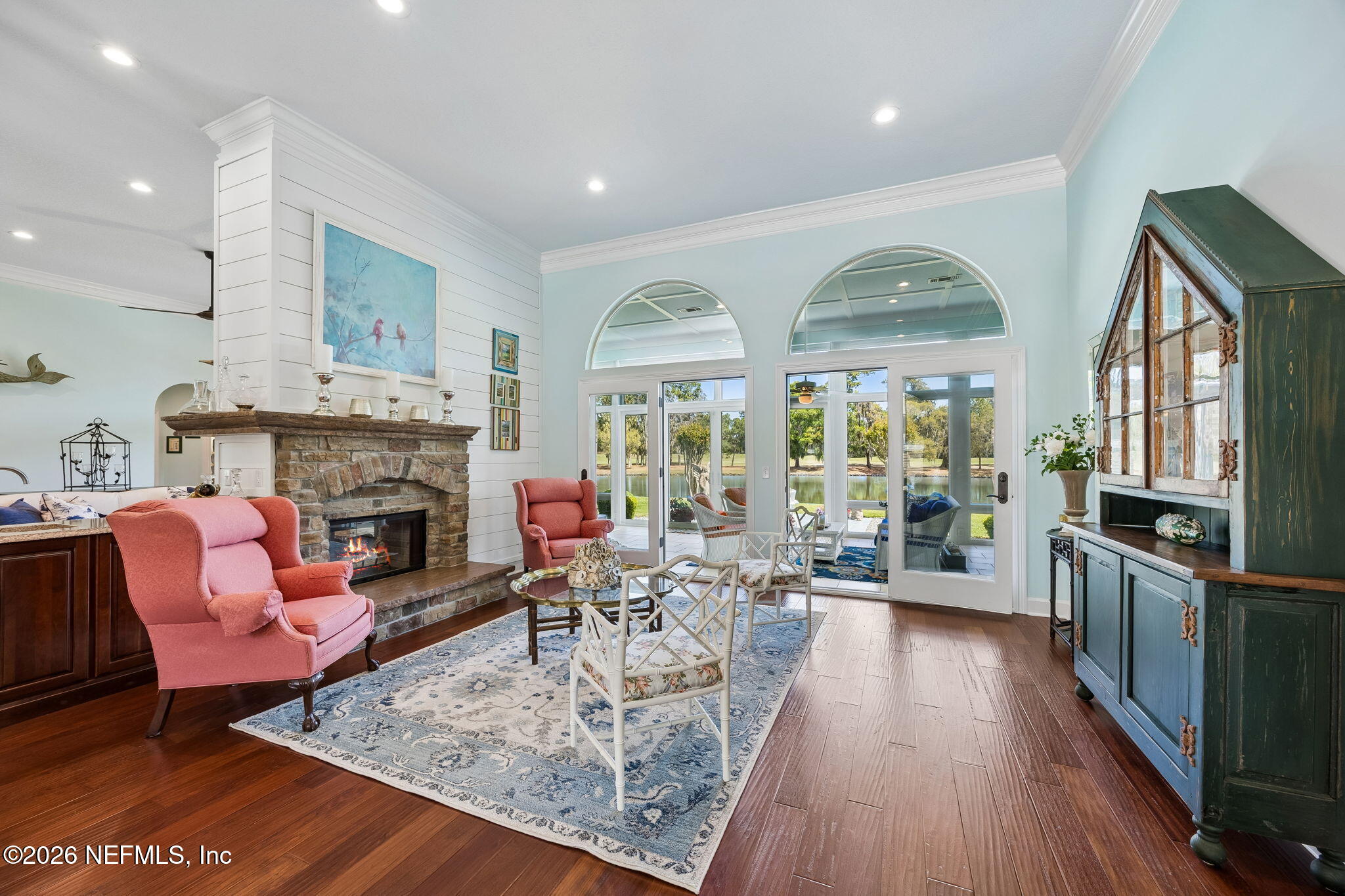 128 N COVE Drive