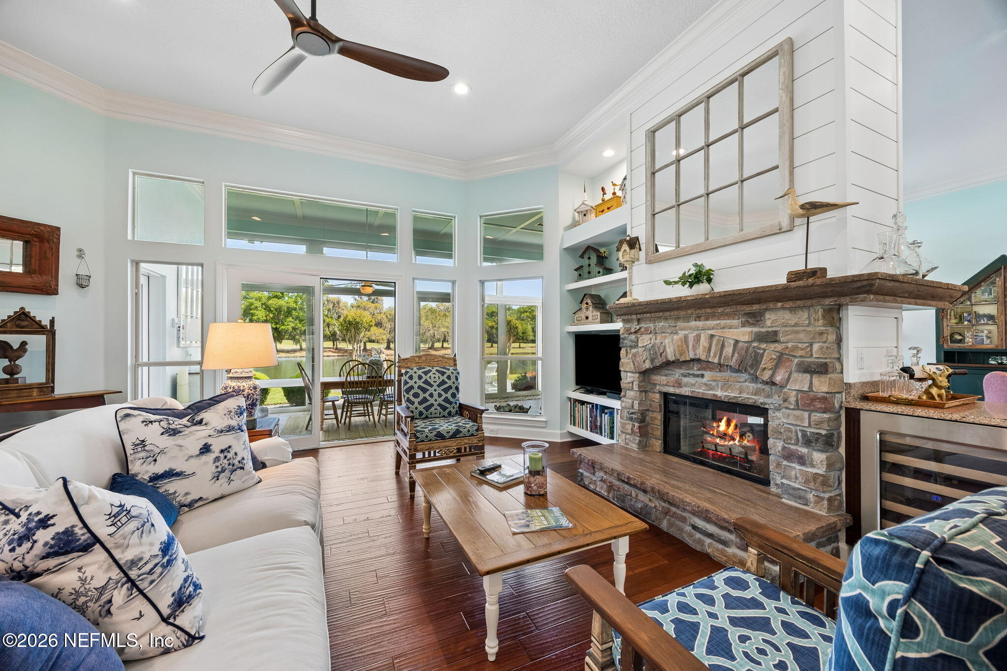 128 N COVE Drive