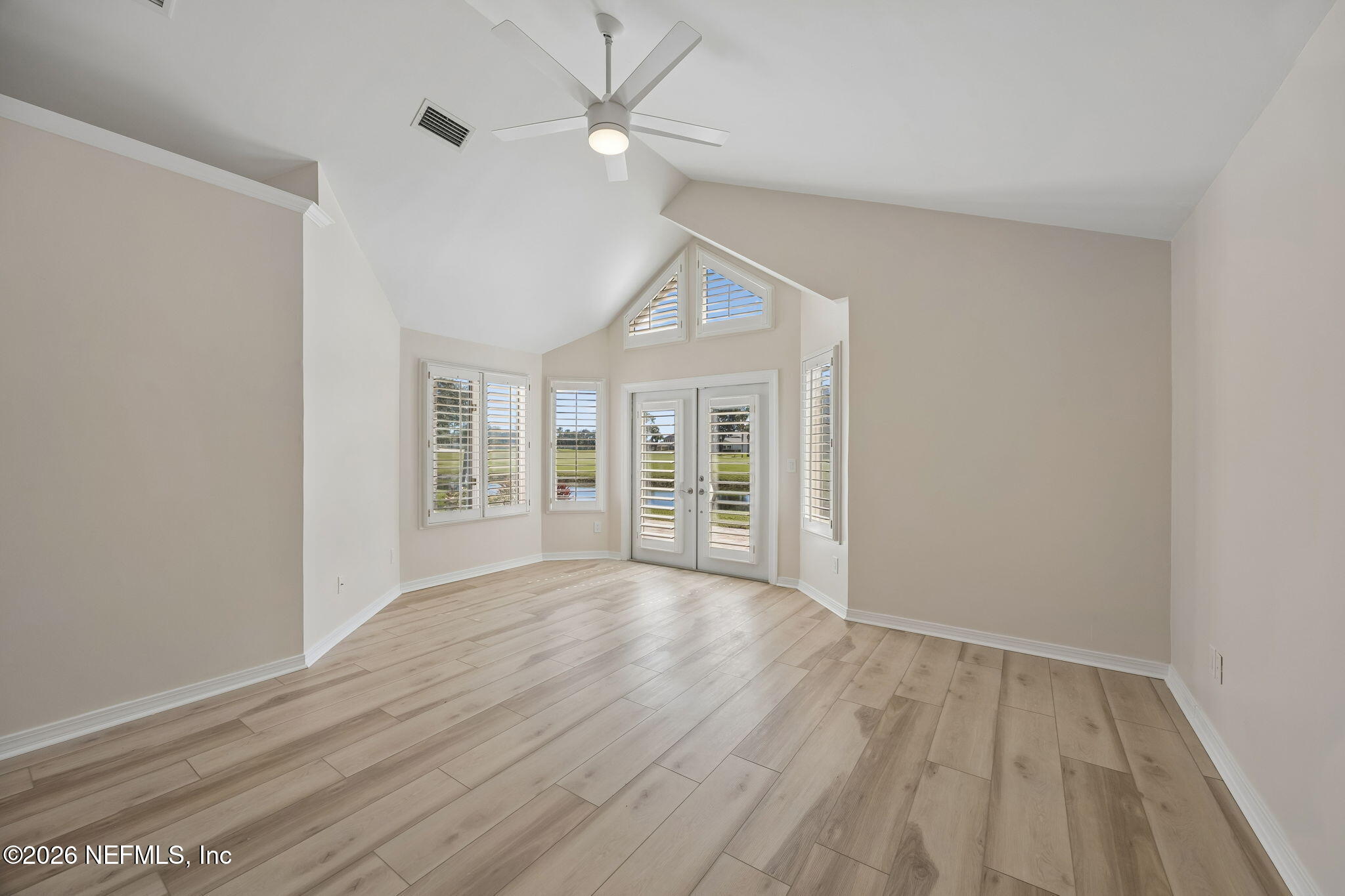 60 TROON TRACE