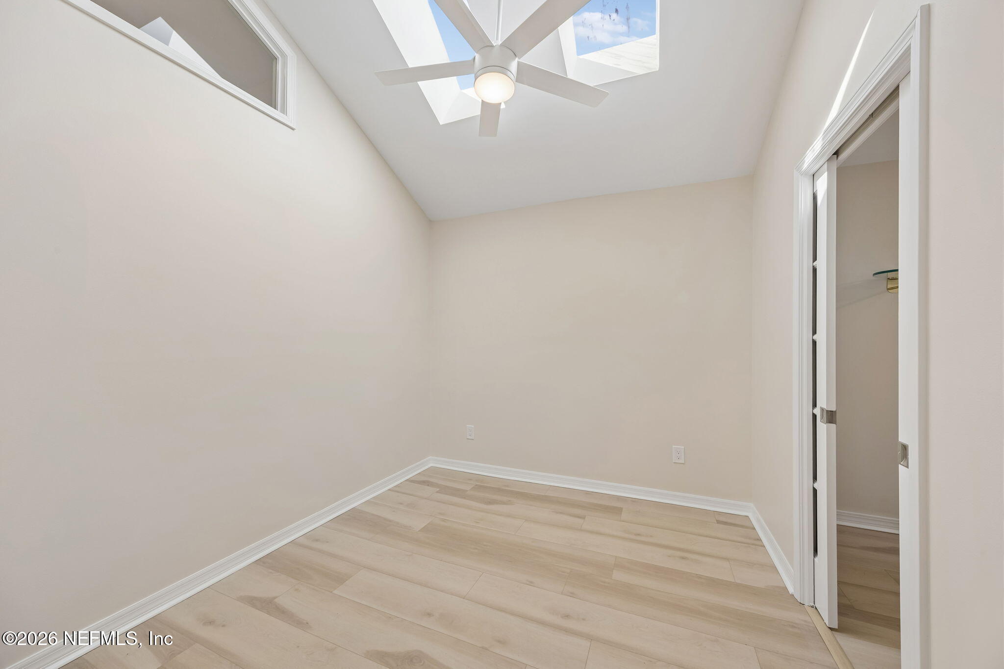 60 TROON TRACE