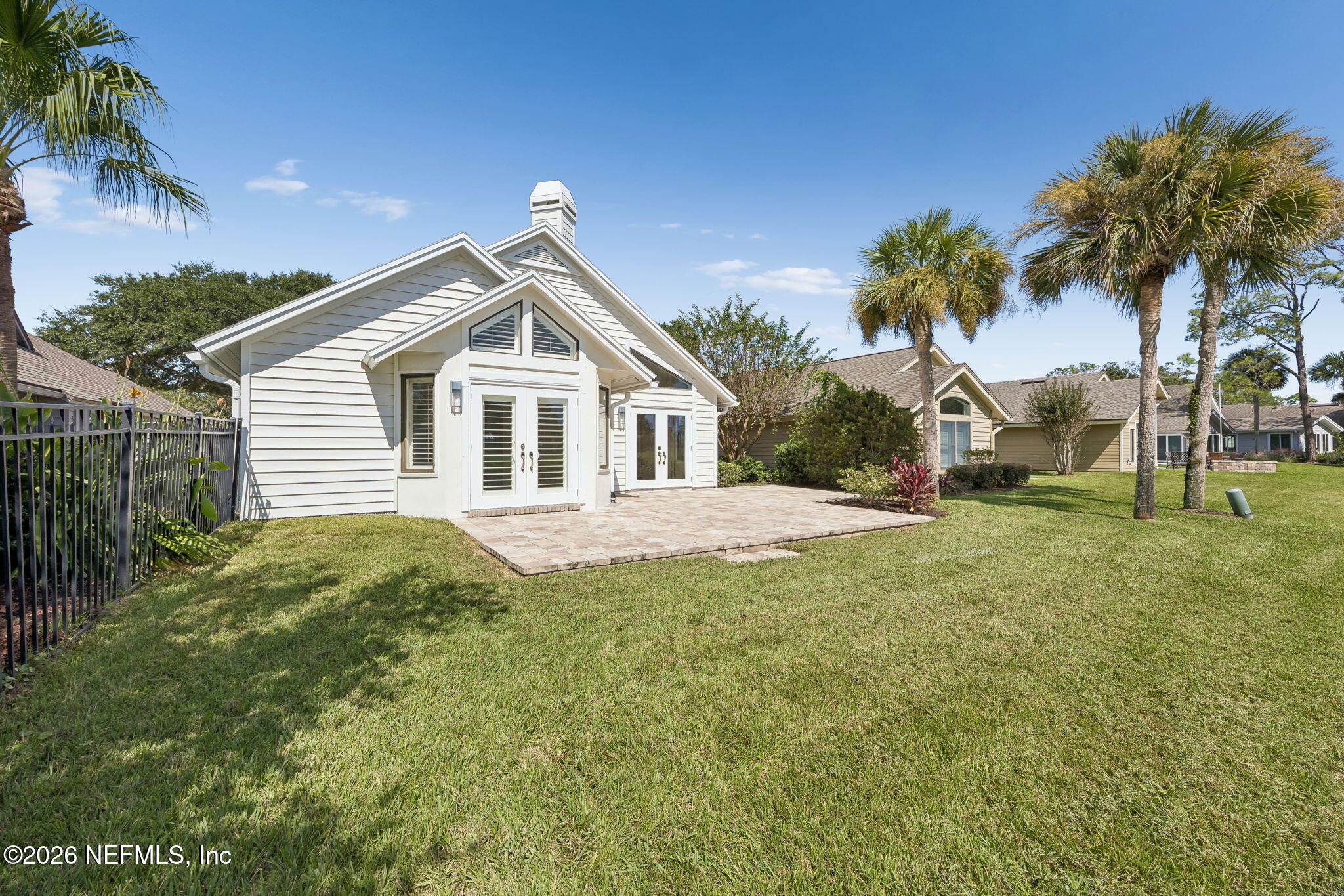 60 TROON TRACE