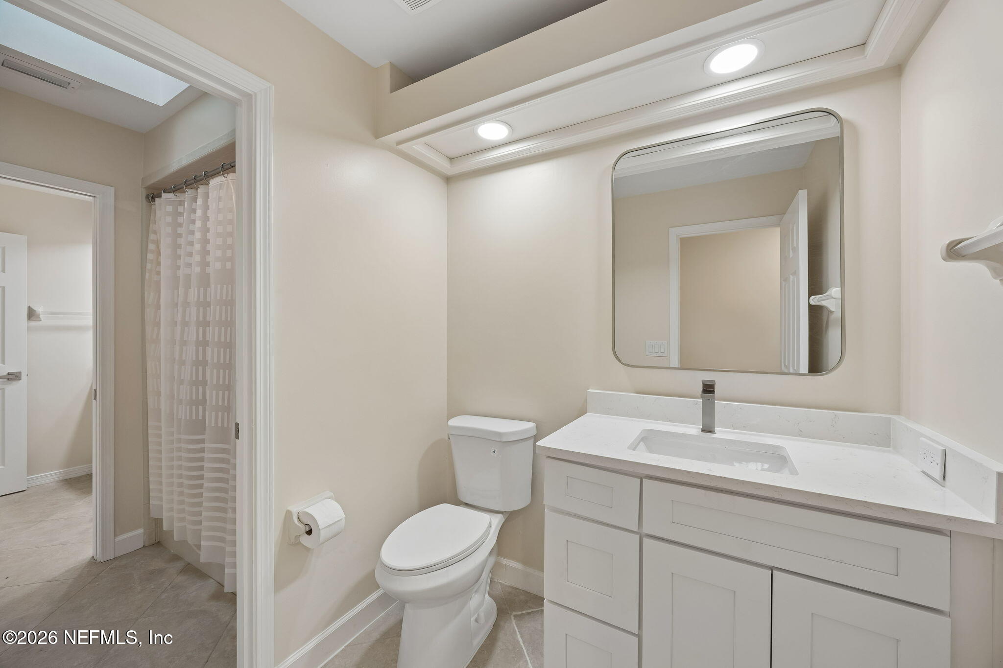 60 TROON TRACE