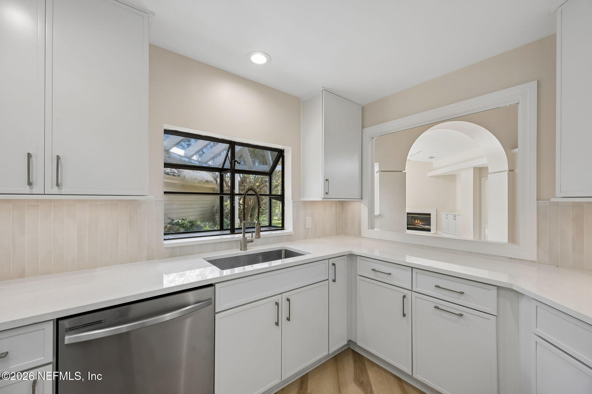 60 TROON TRACE