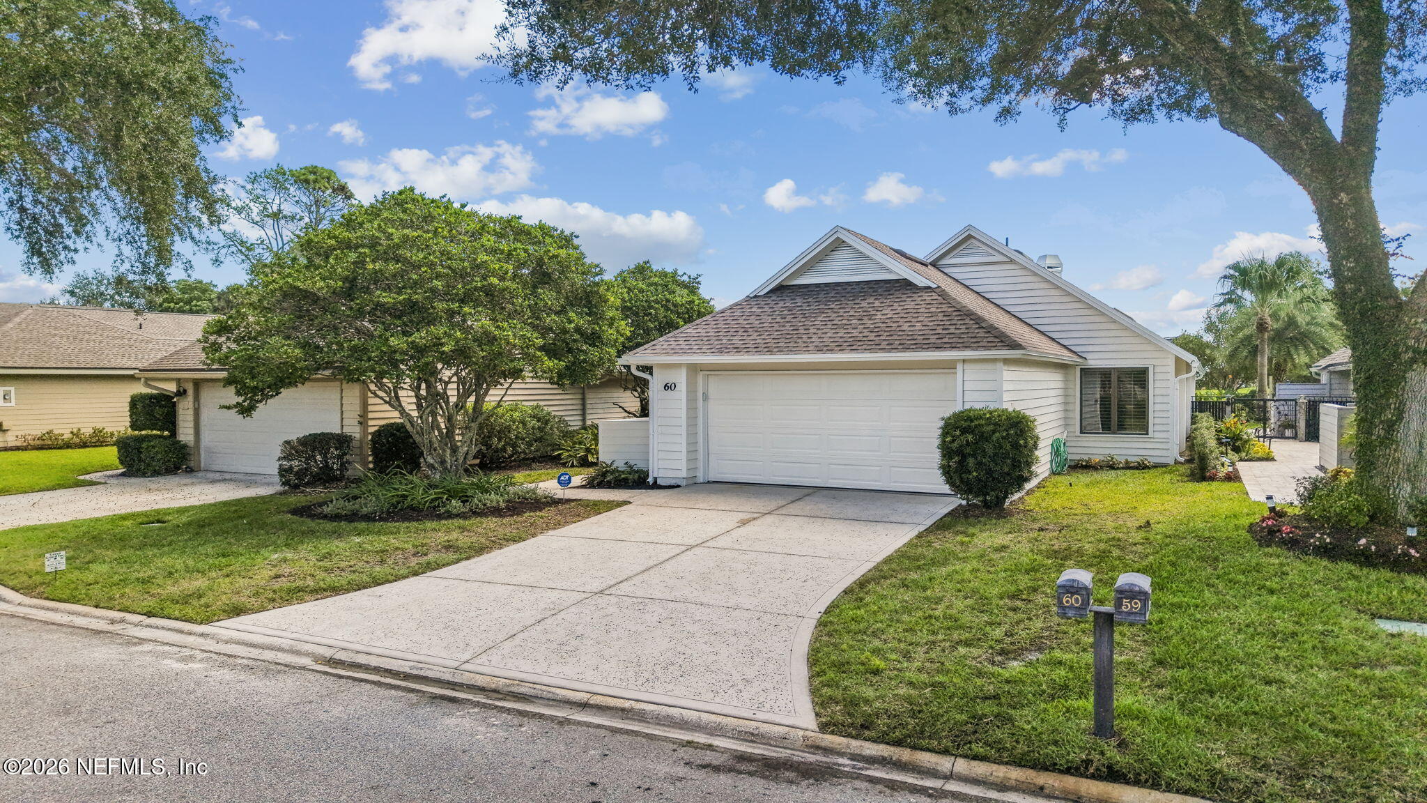 60 TROON TRACE