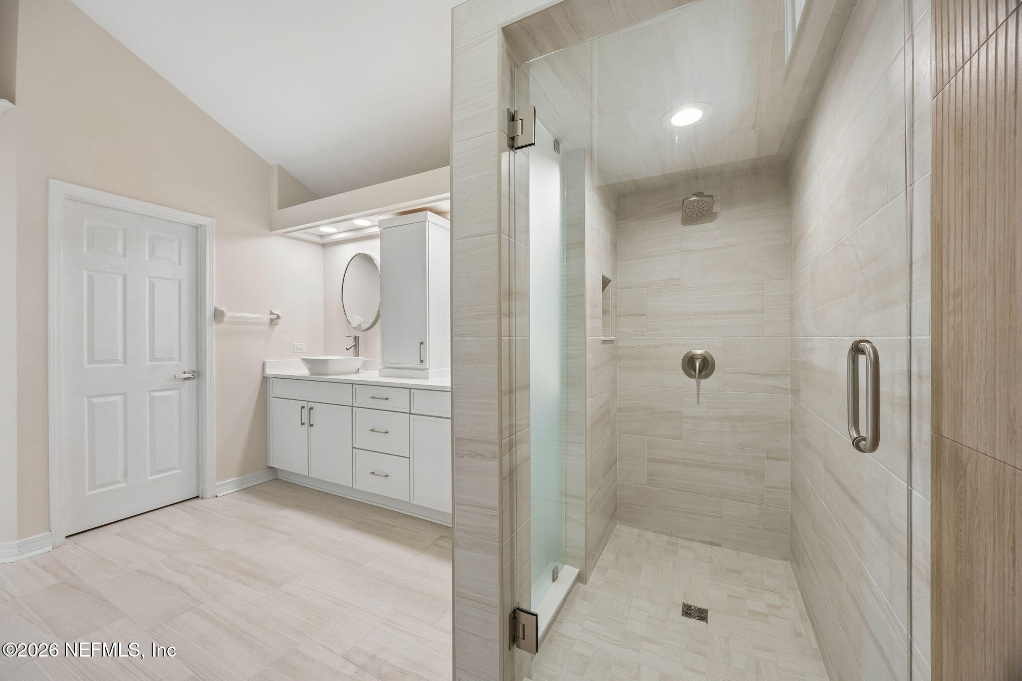60 TROON TRACE