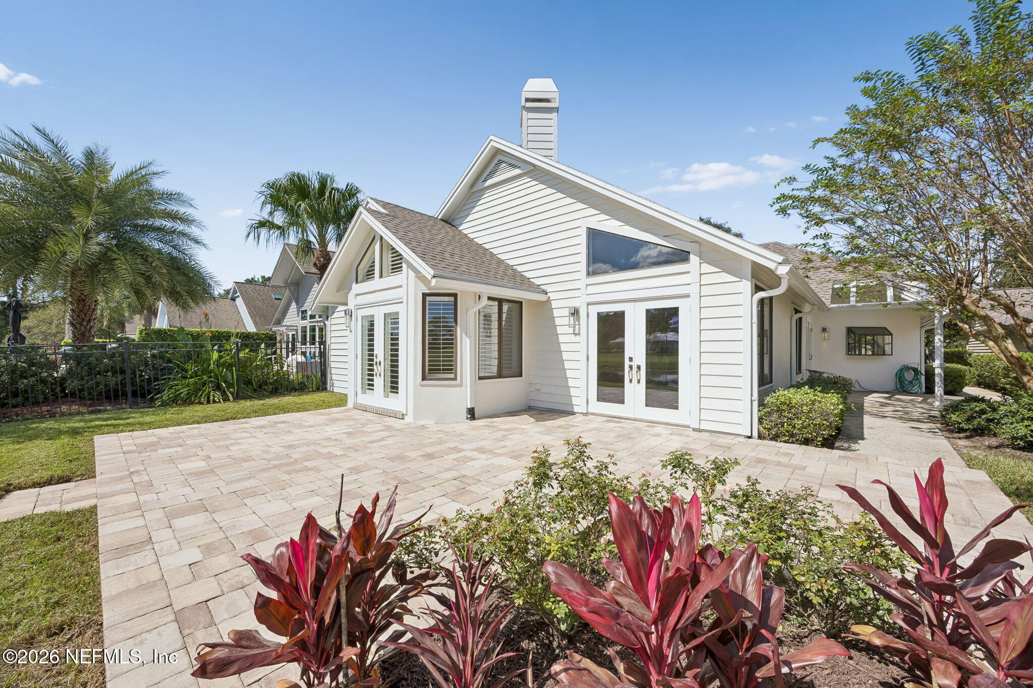 60 TROON TRACE