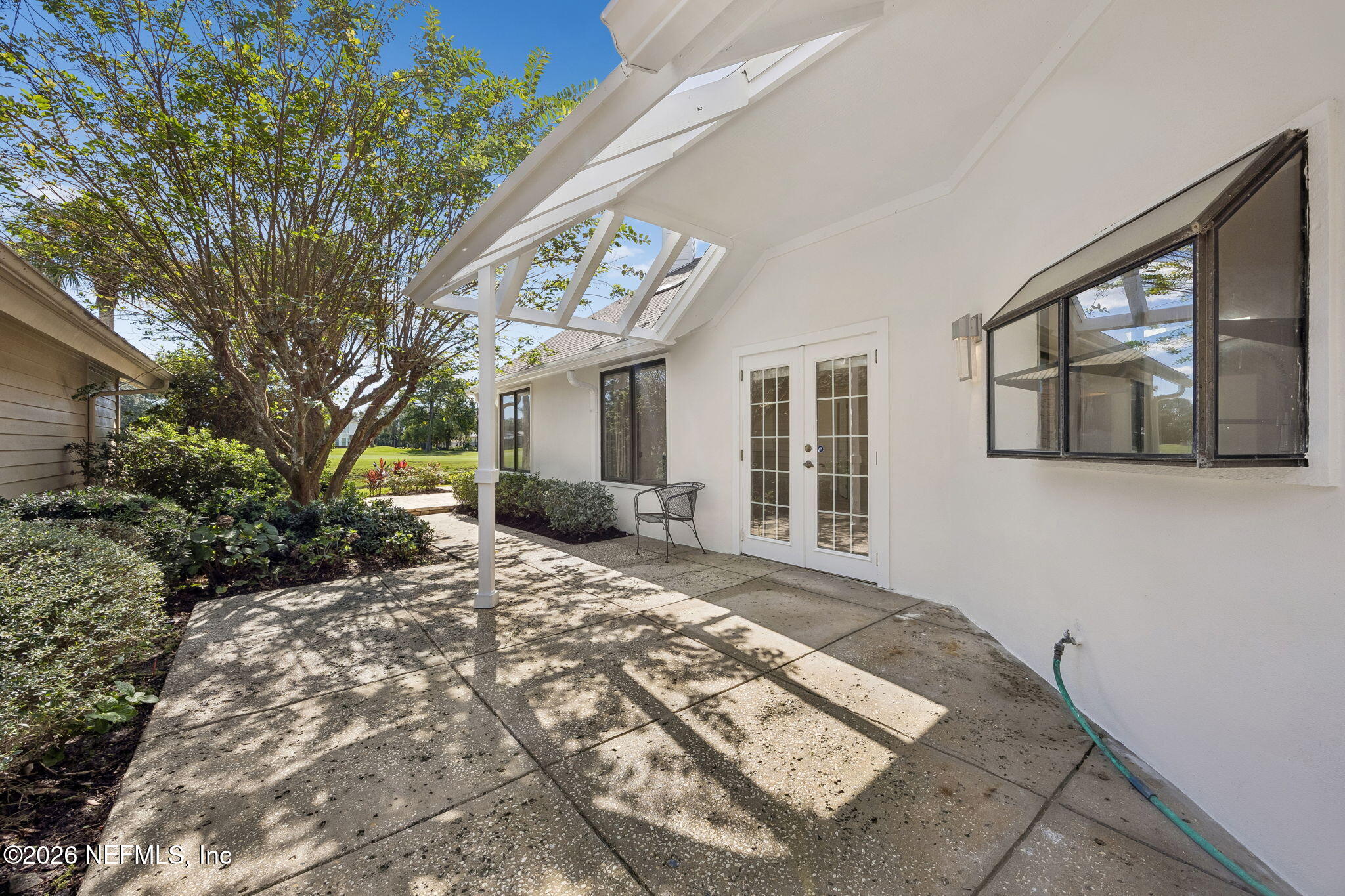 60 TROON TRACE