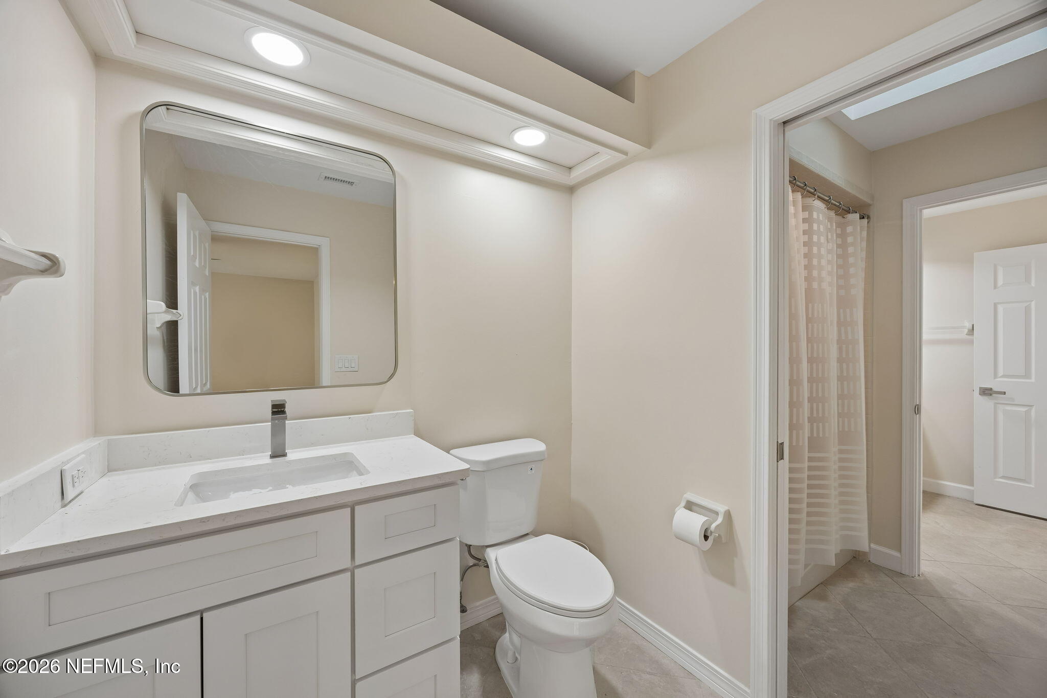 60 TROON TRACE