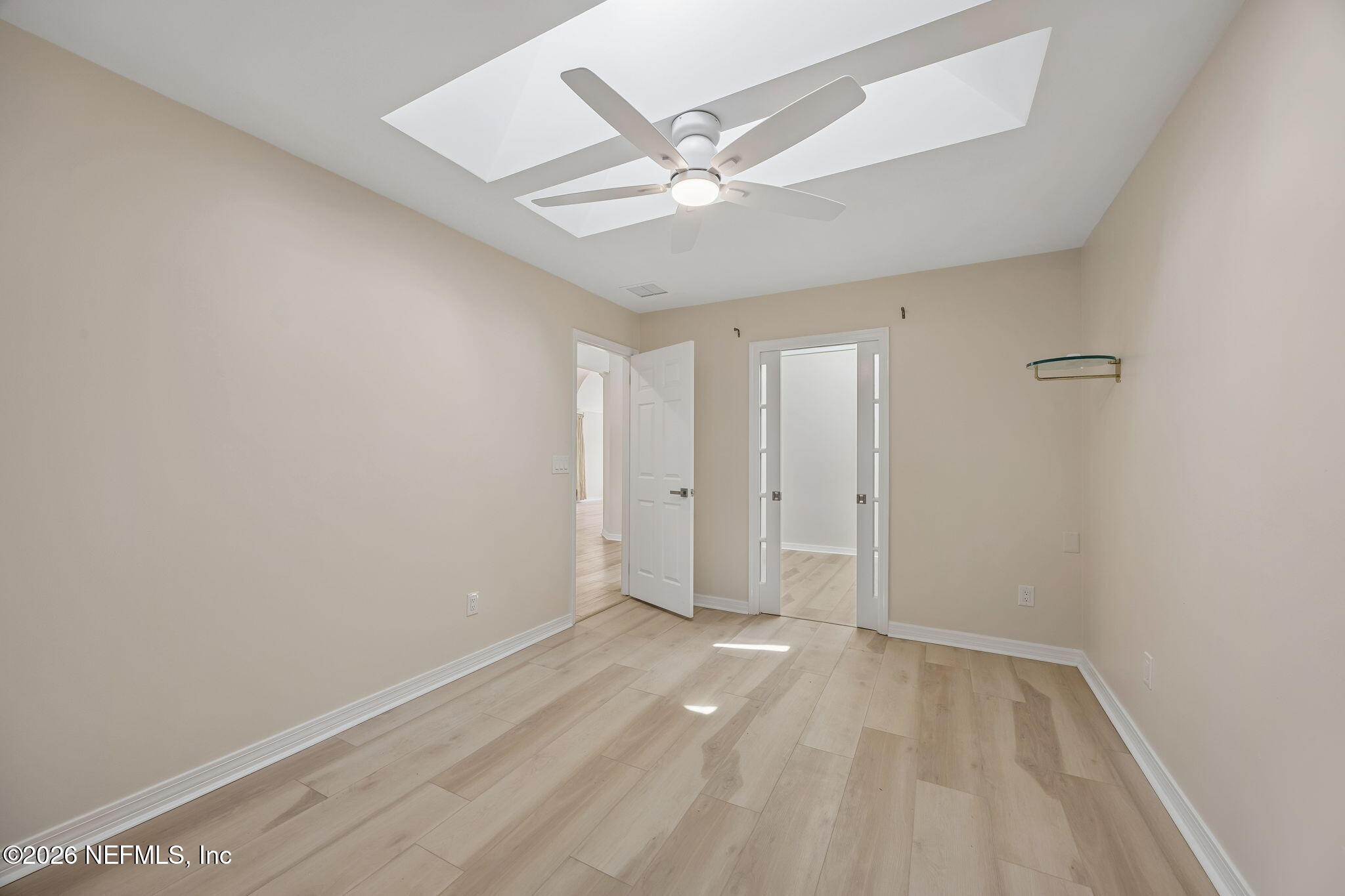 60 TROON TRACE