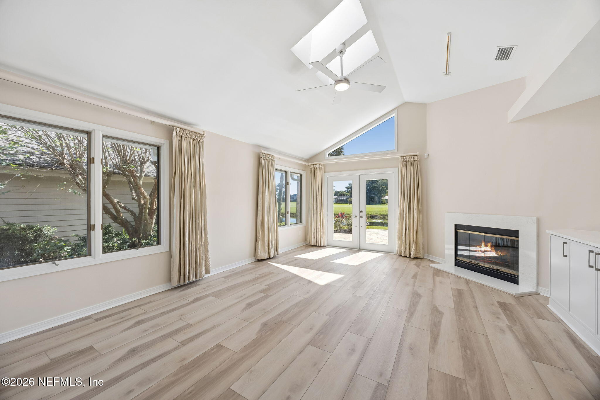 60 TROON TRACE