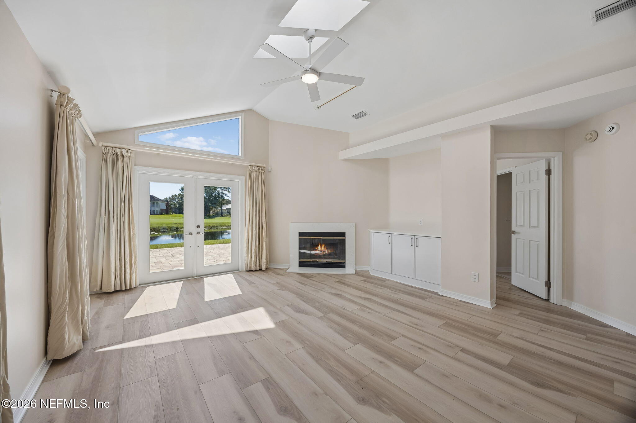 60 TROON TRACE