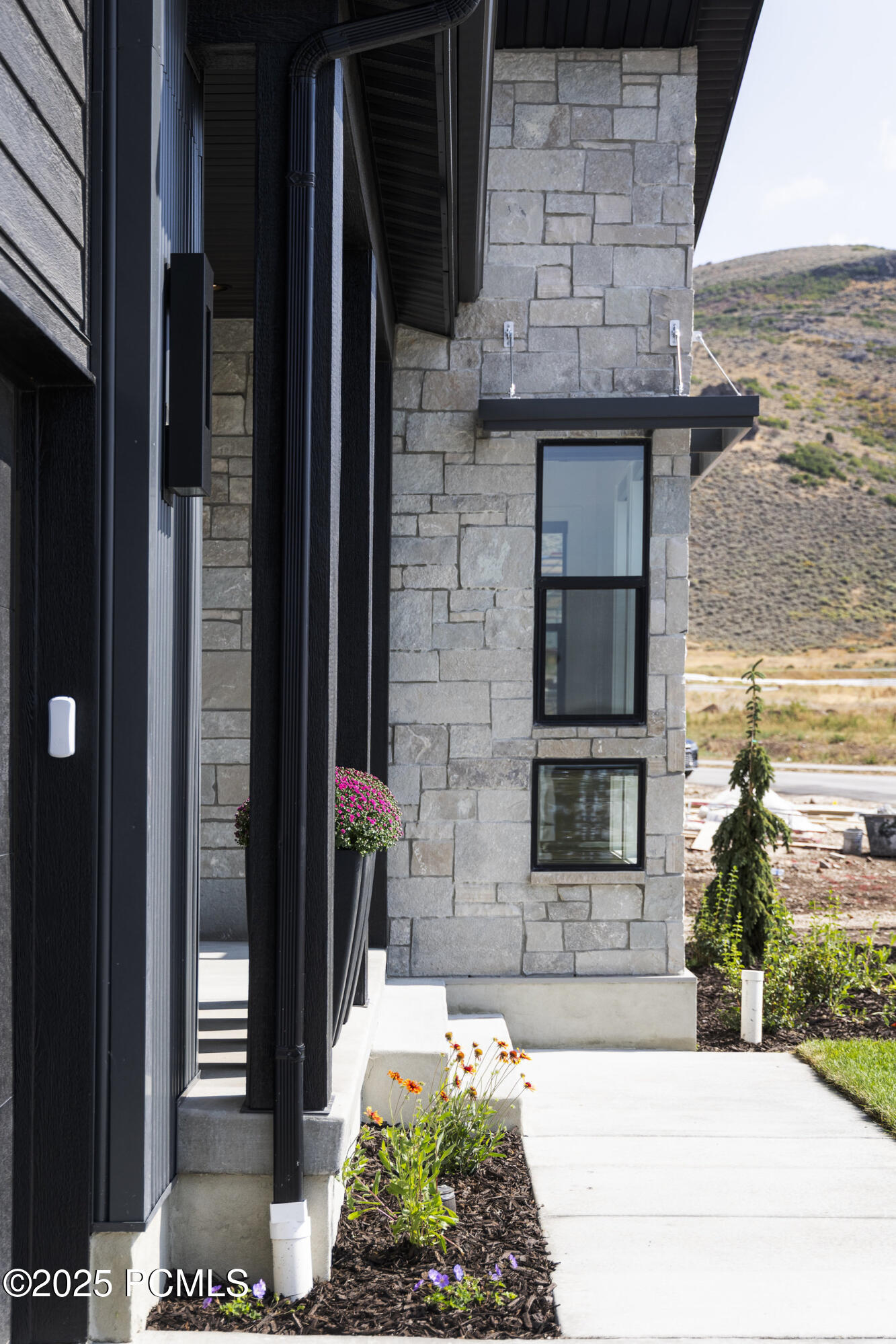 1633 Rocky Mountain Way