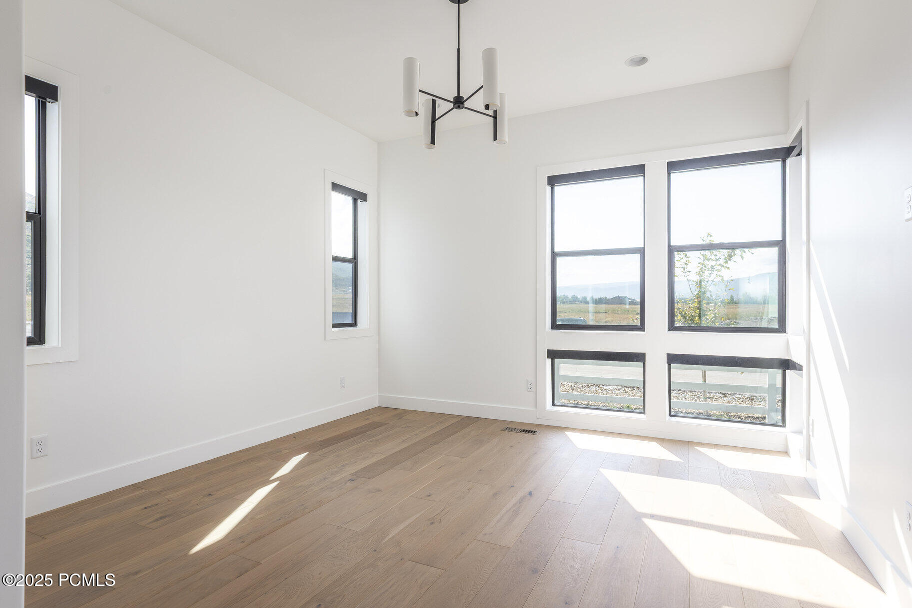 1633 Rocky Mountain Way