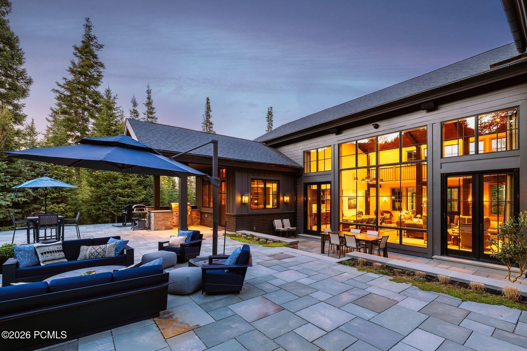 2475 W White Pine Lane