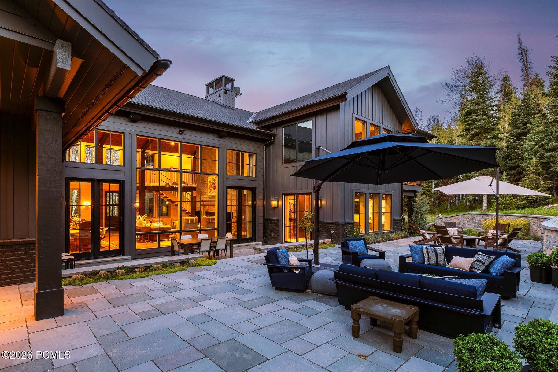 2475 W White Pine Lane
