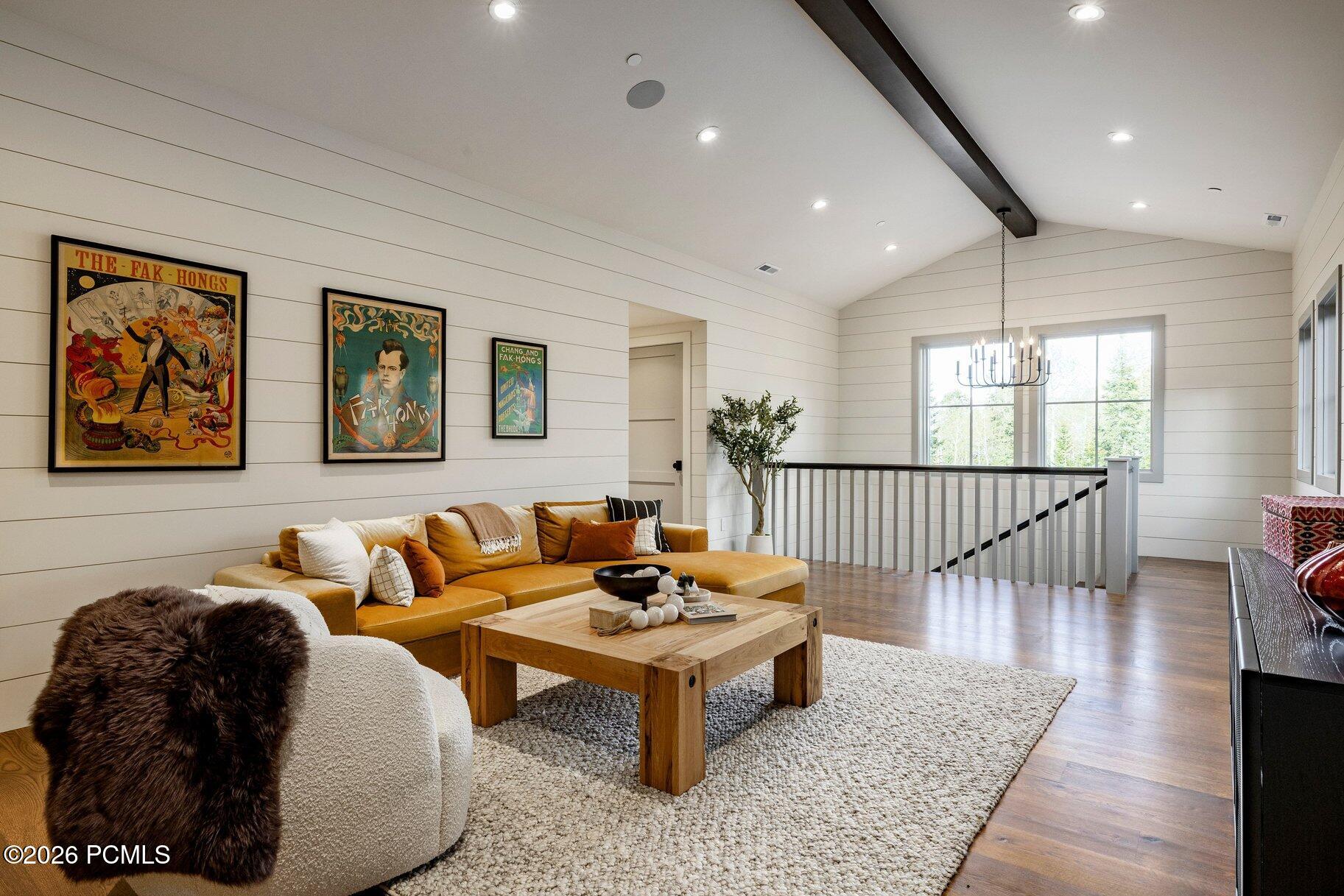 2475 W White Pine Lane