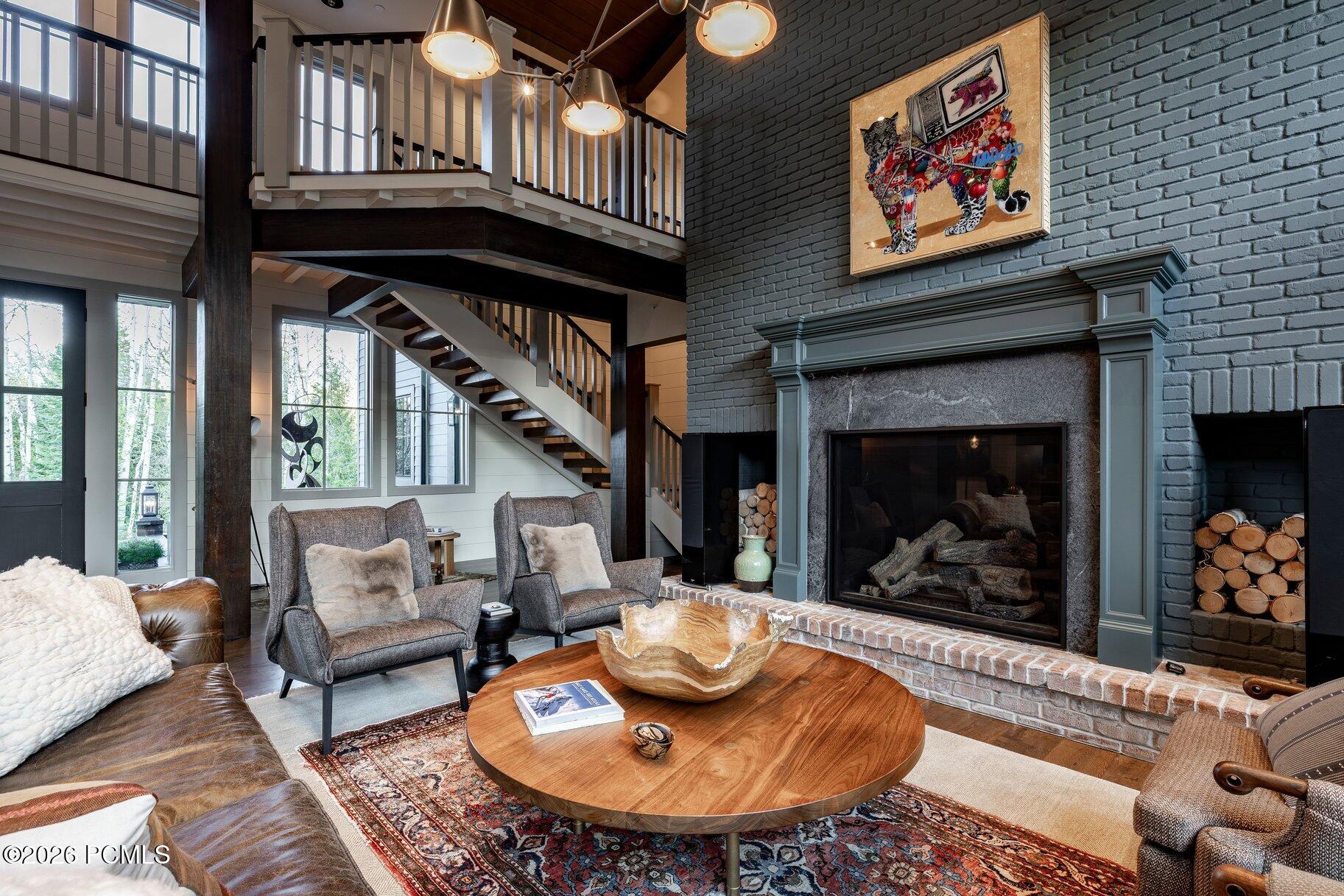 2475 W White Pine Lane