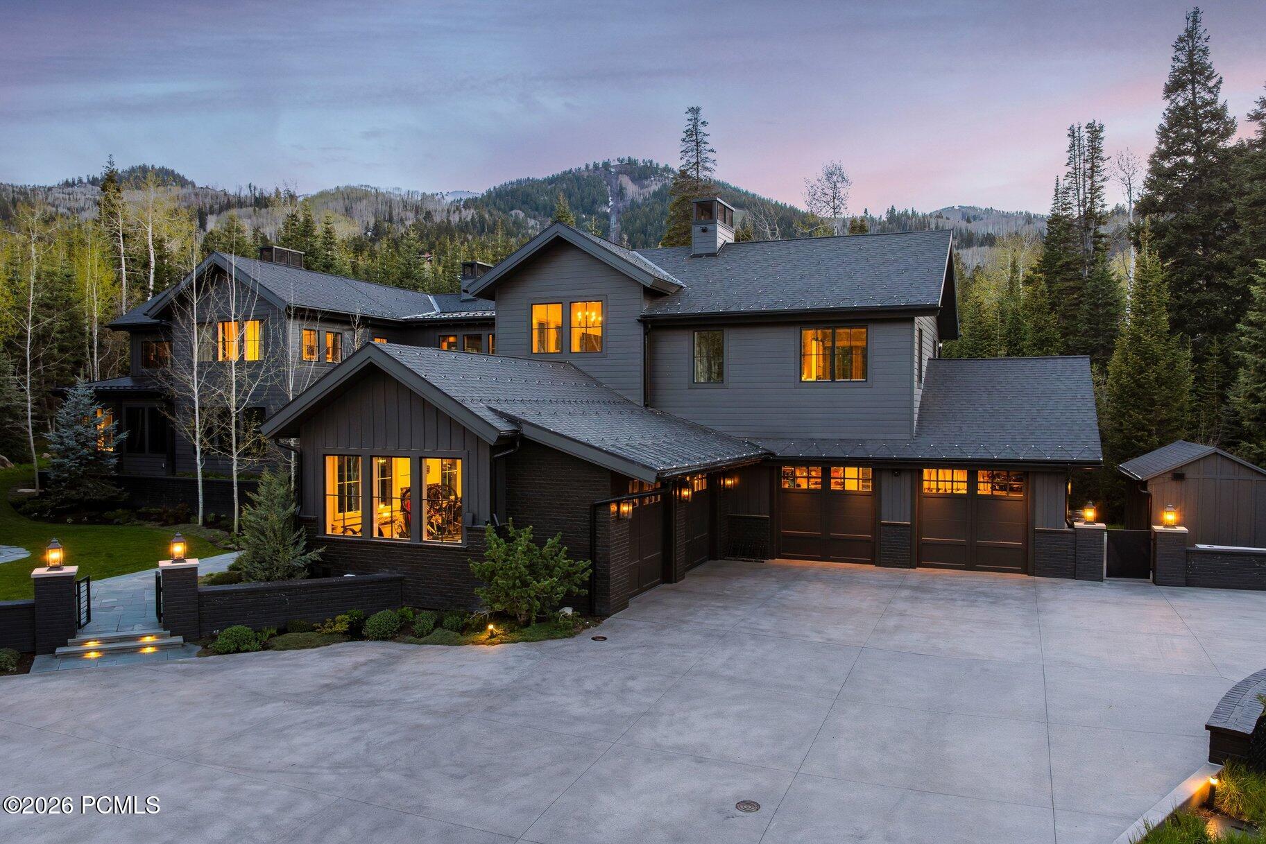 2475 W White Pine Lane