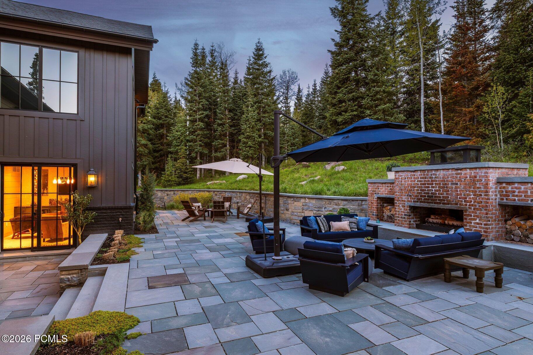 2475 W White Pine Lane
