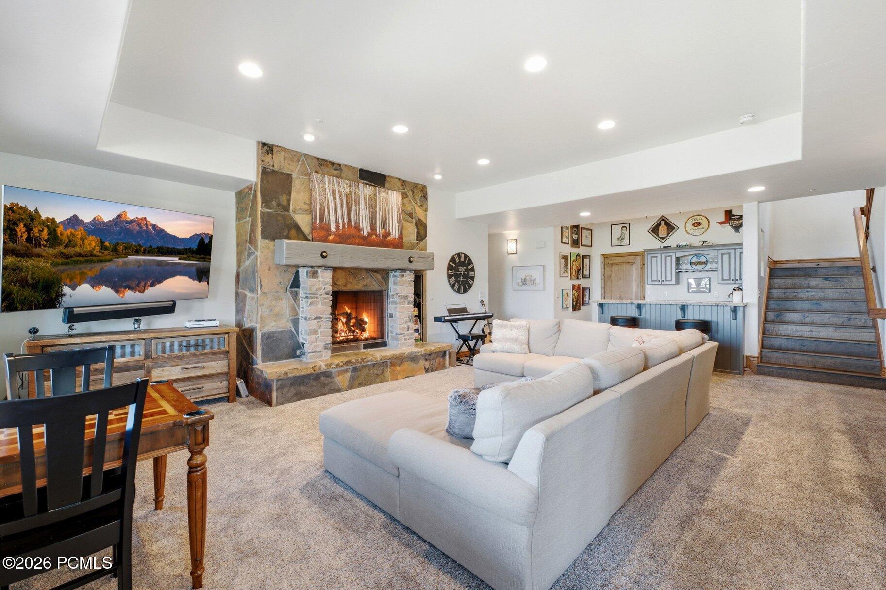 7177 Canyon Drive