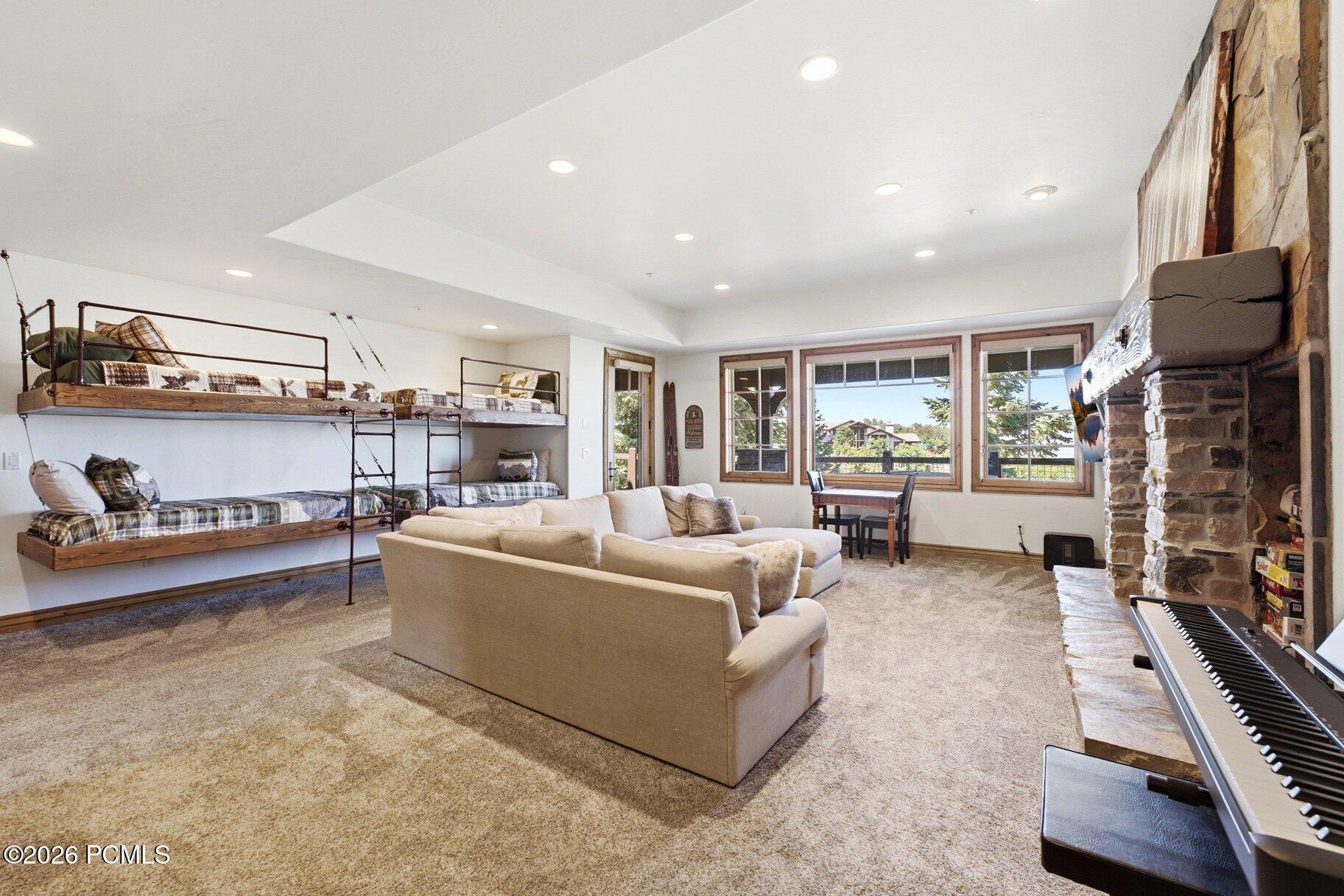 7177 Canyon Drive