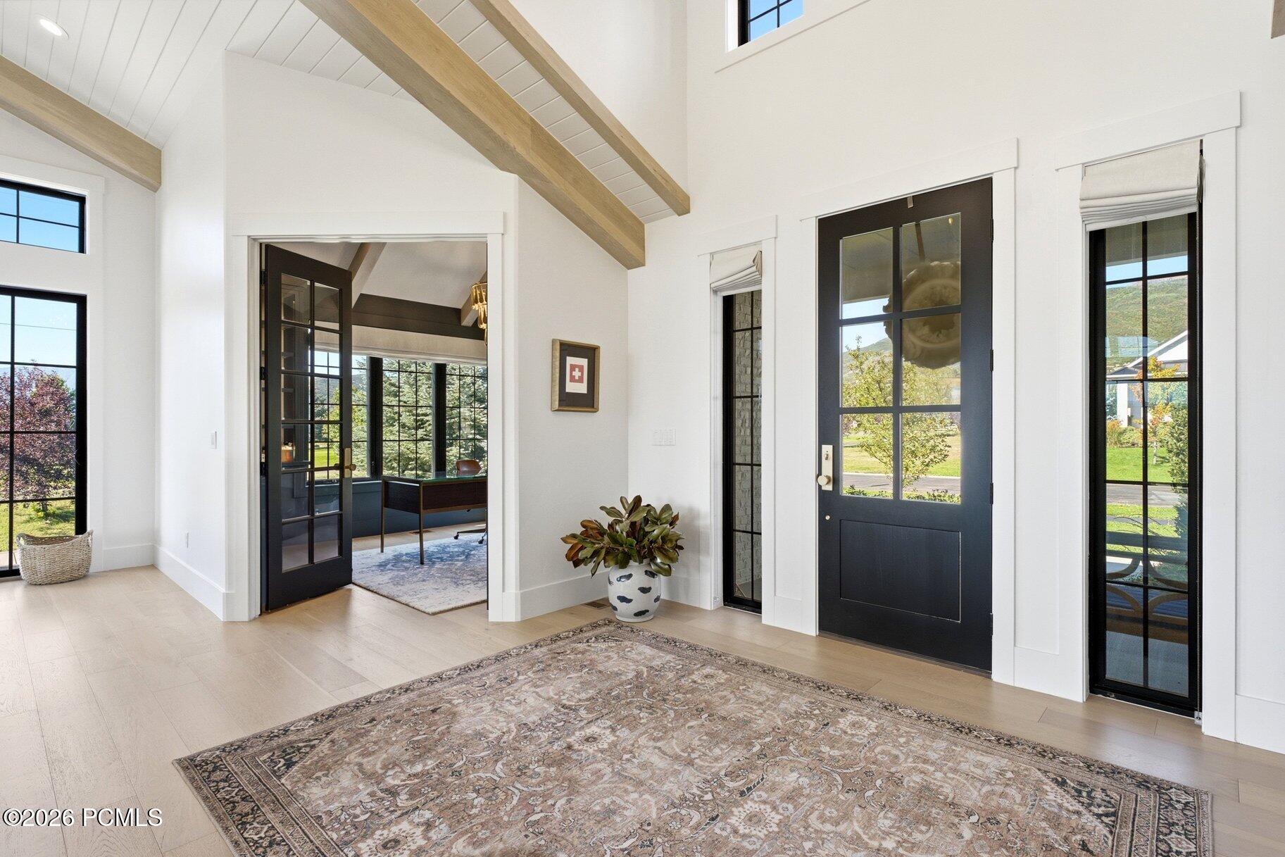 573 W Cascade Meadows Loop
