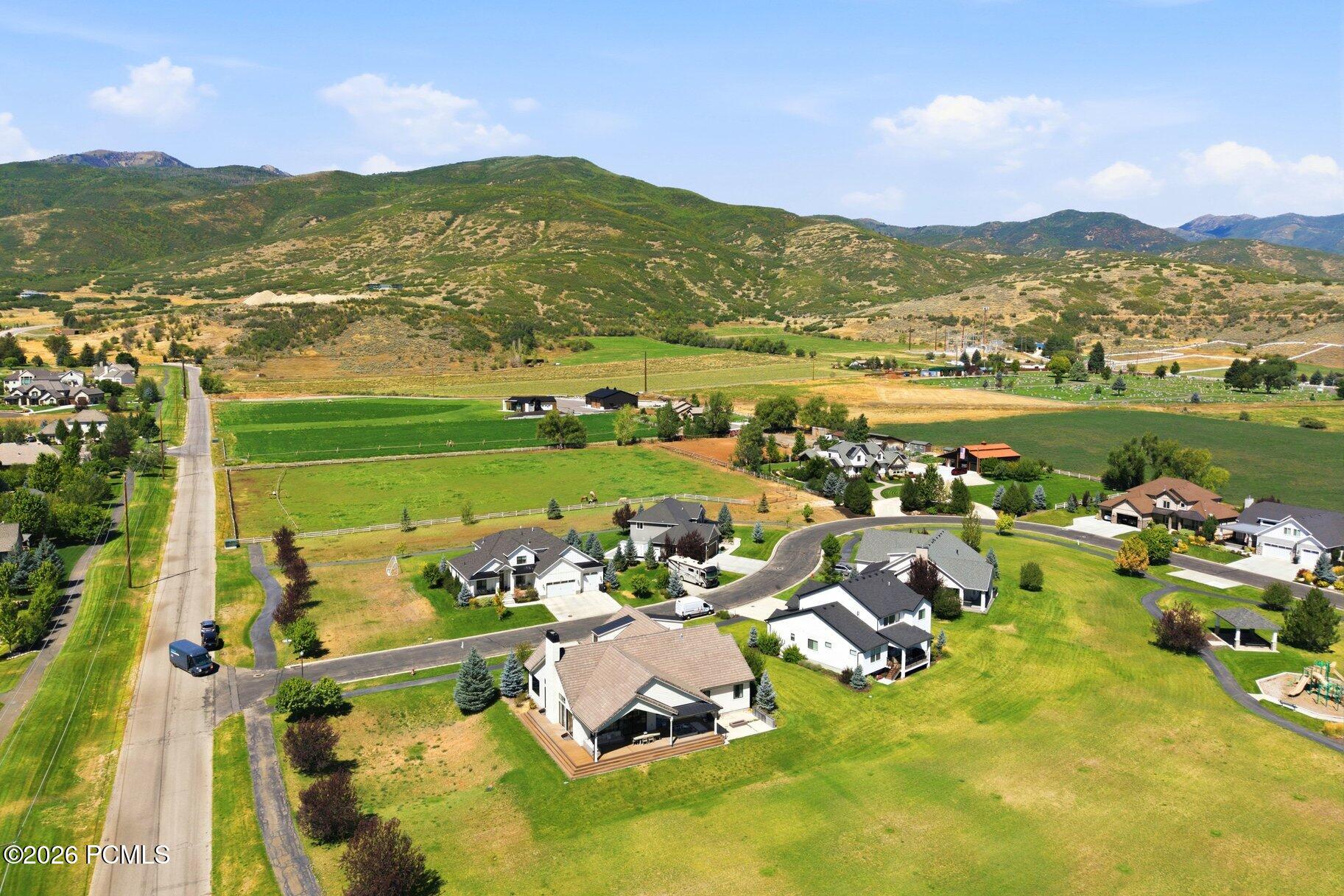 573 W Cascade Meadows Loop