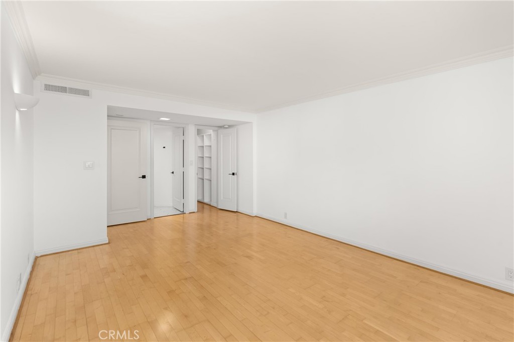 10535 Wilshire