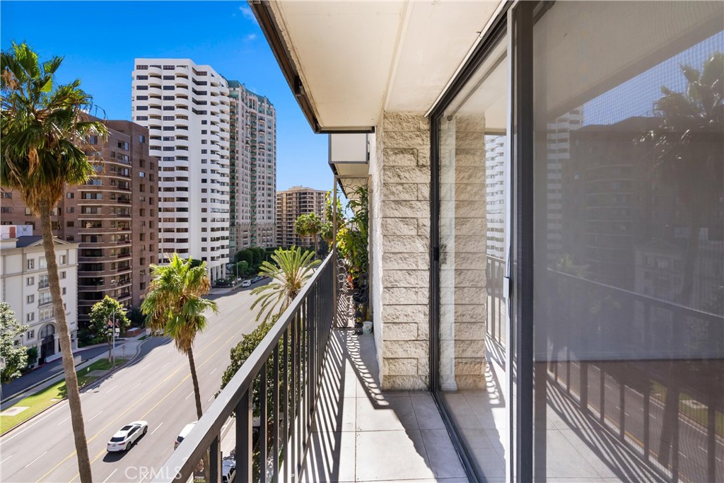 10535 Wilshire