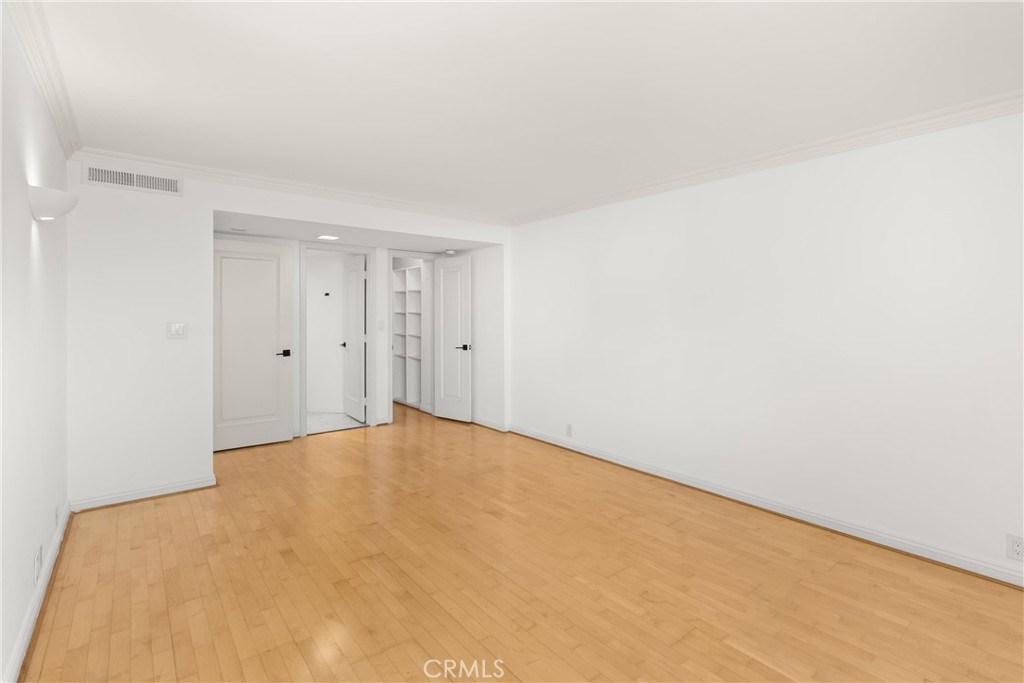 10535 Wilshire
