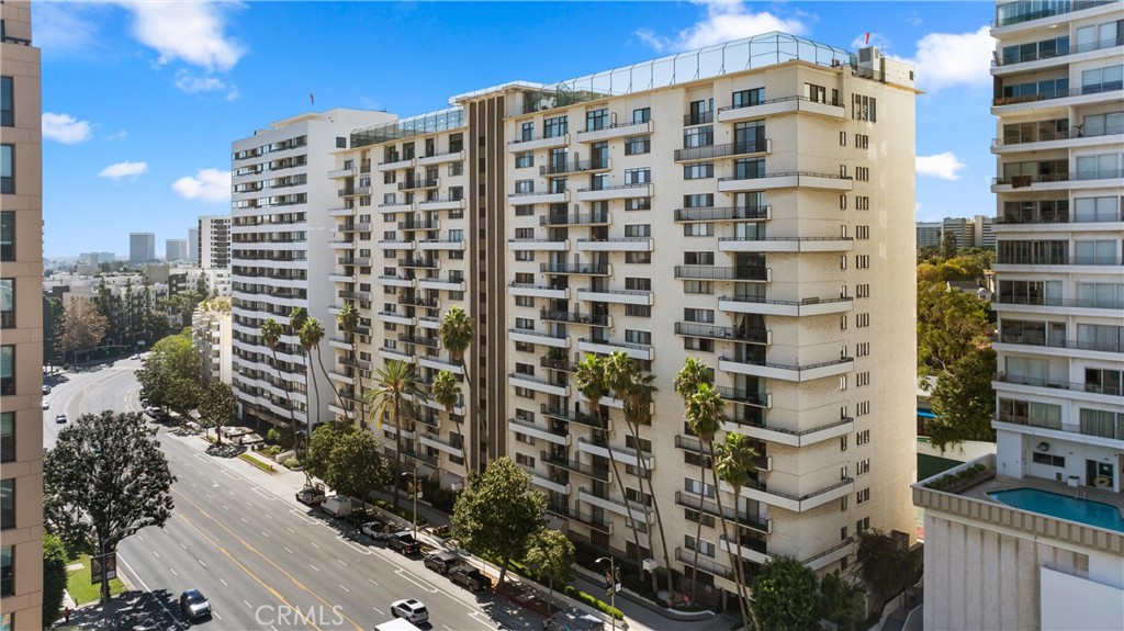 10535 Wilshire