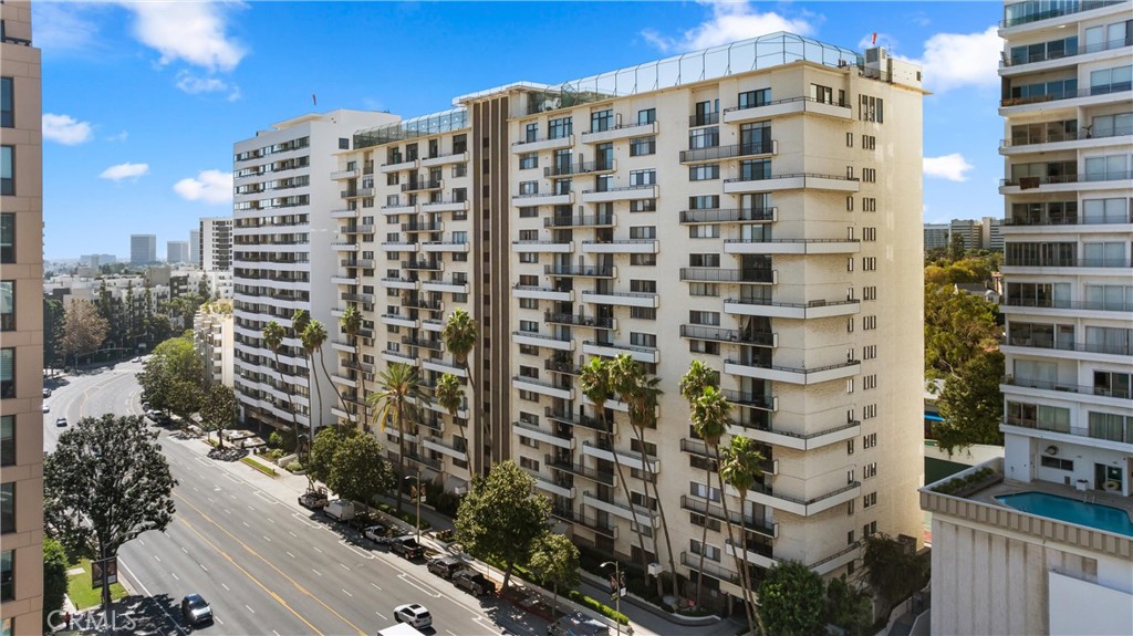 10535 Wilshire