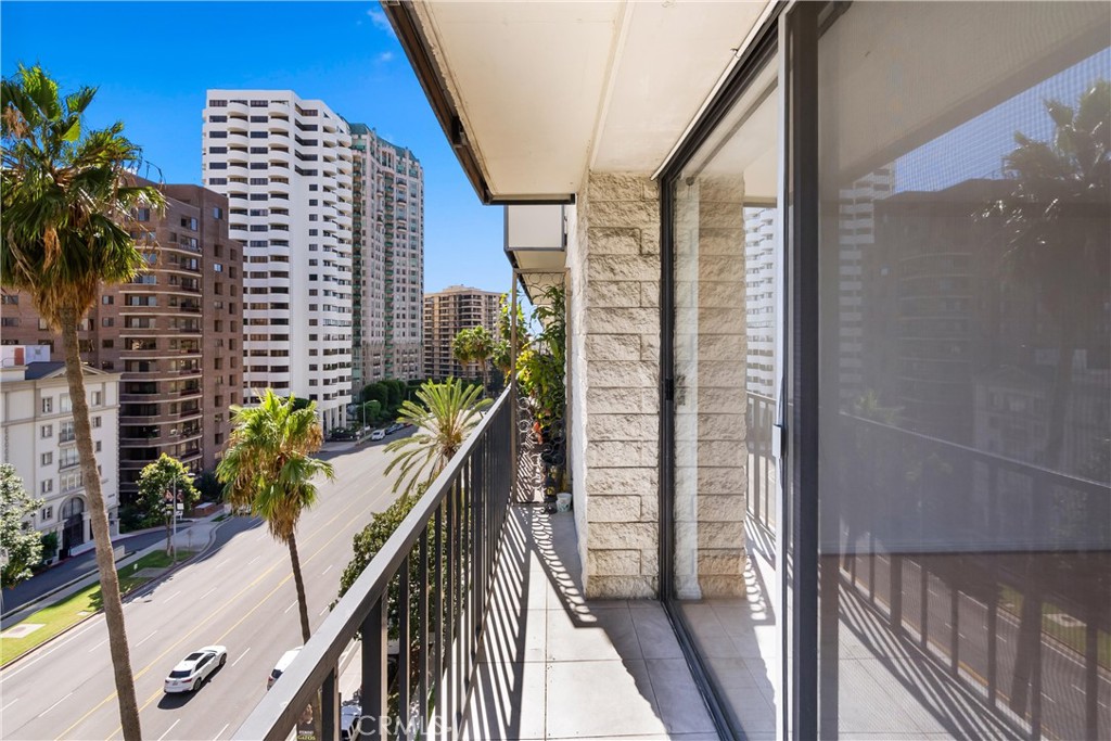 10535 Wilshire