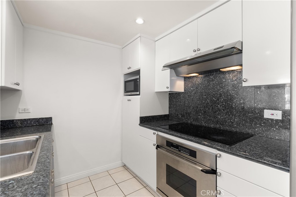 10535 Wilshire