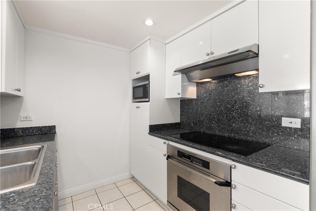 10535 Wilshire