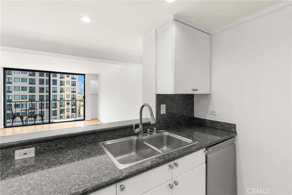 10535 Wilshire
