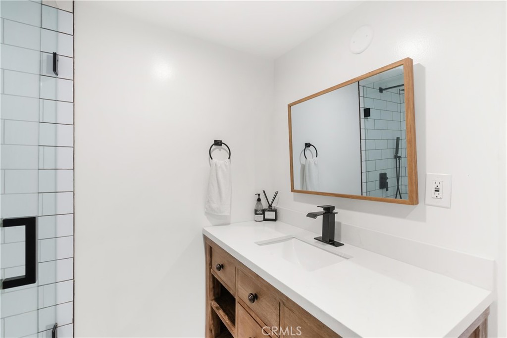 10535 Wilshire