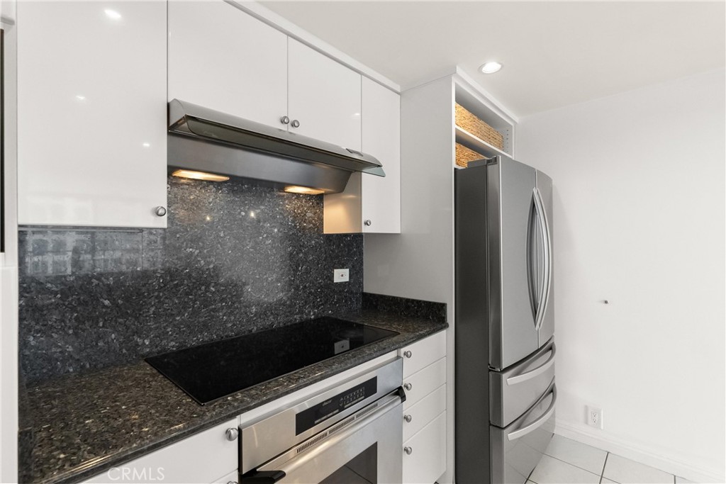 10535 Wilshire