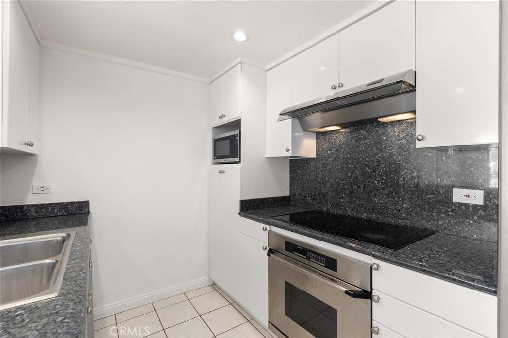 10535 Wilshire