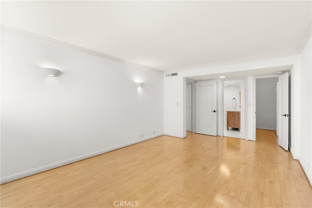 10535 Wilshire